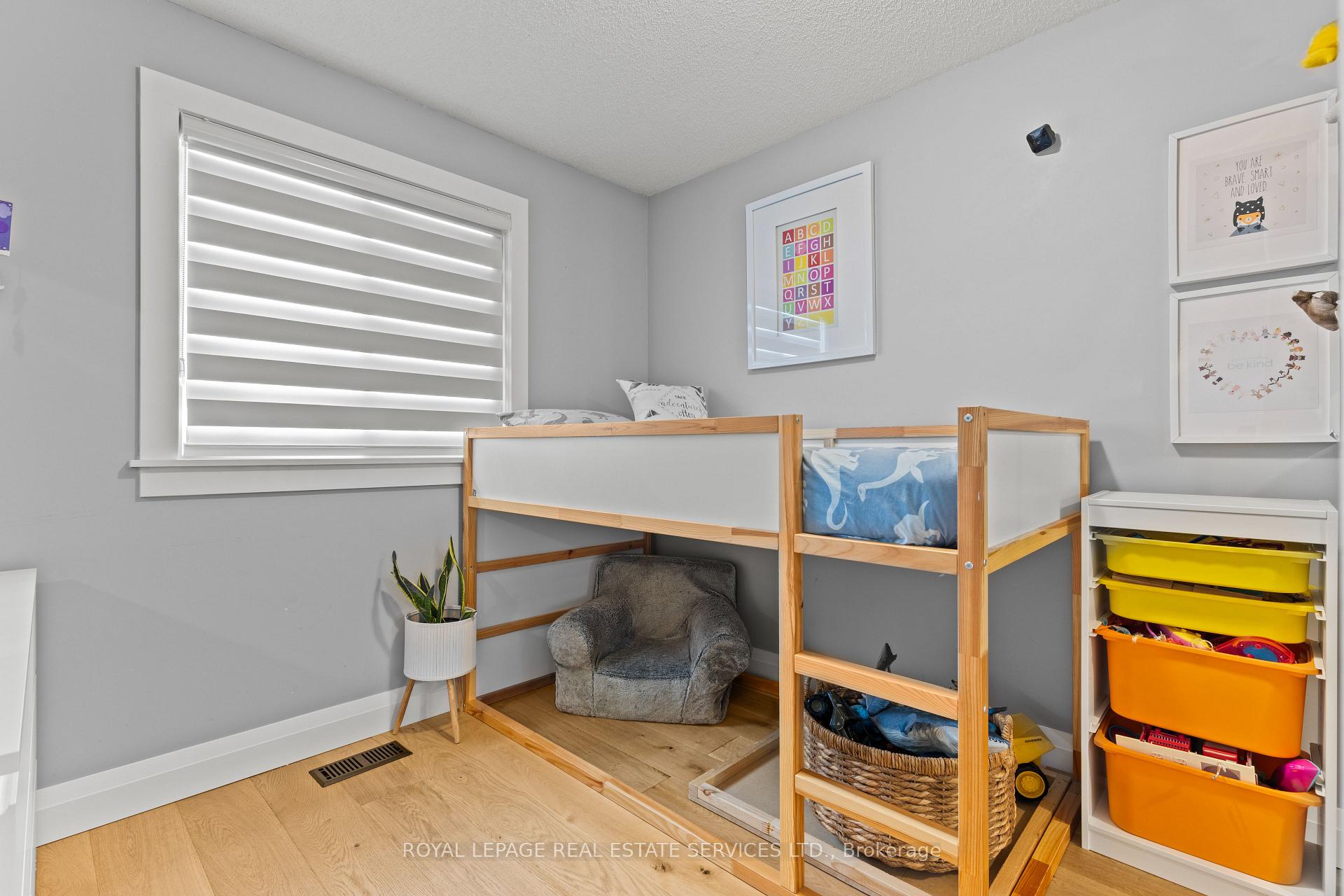 Photo 32 of Unit 5, 2303 Marine Drive, Oakville, Bronte — HOMEH