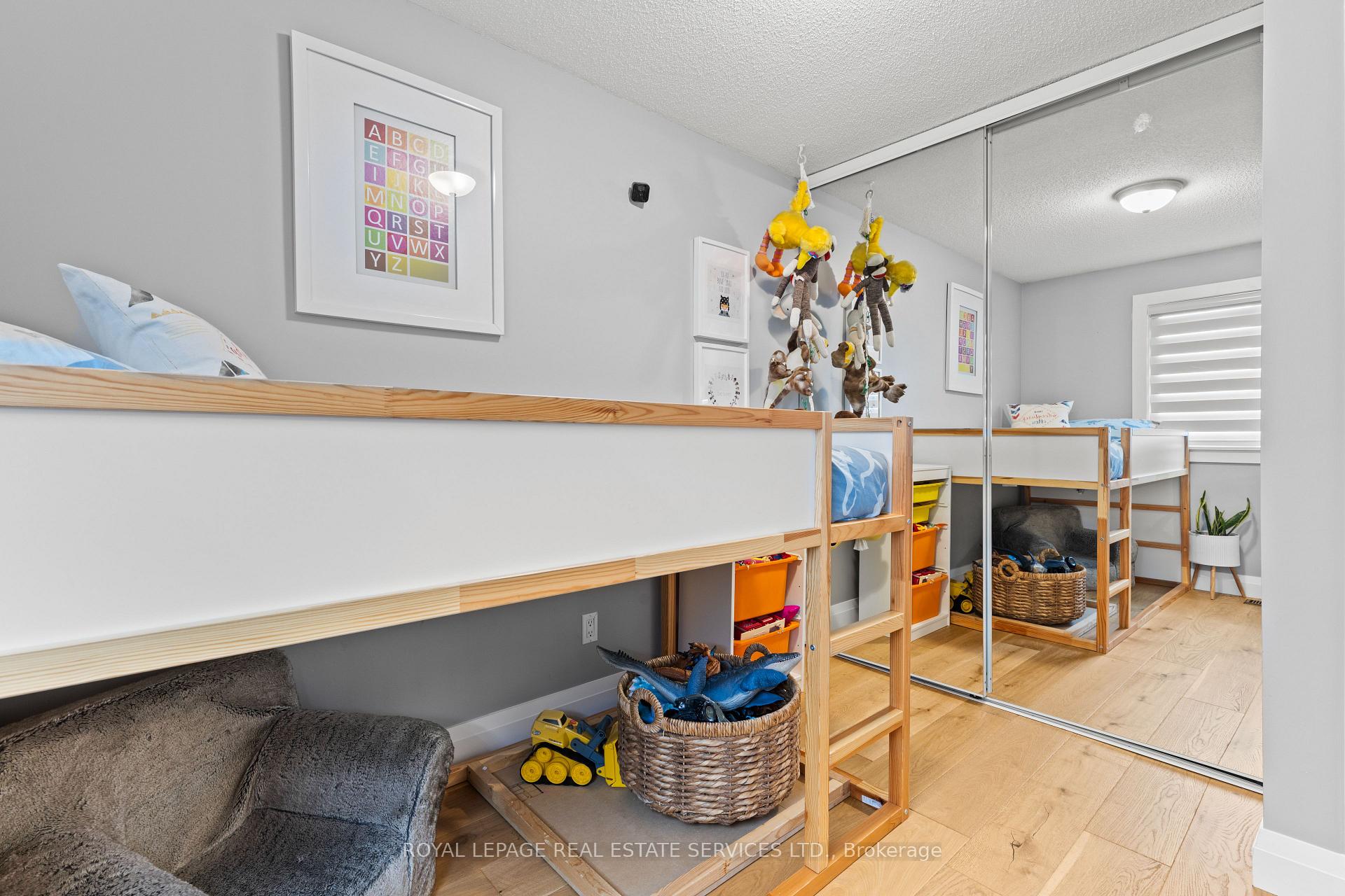 Photo 33 of Unit 5, 2303 Marine Drive, Oakville, Bronte — HOMEH