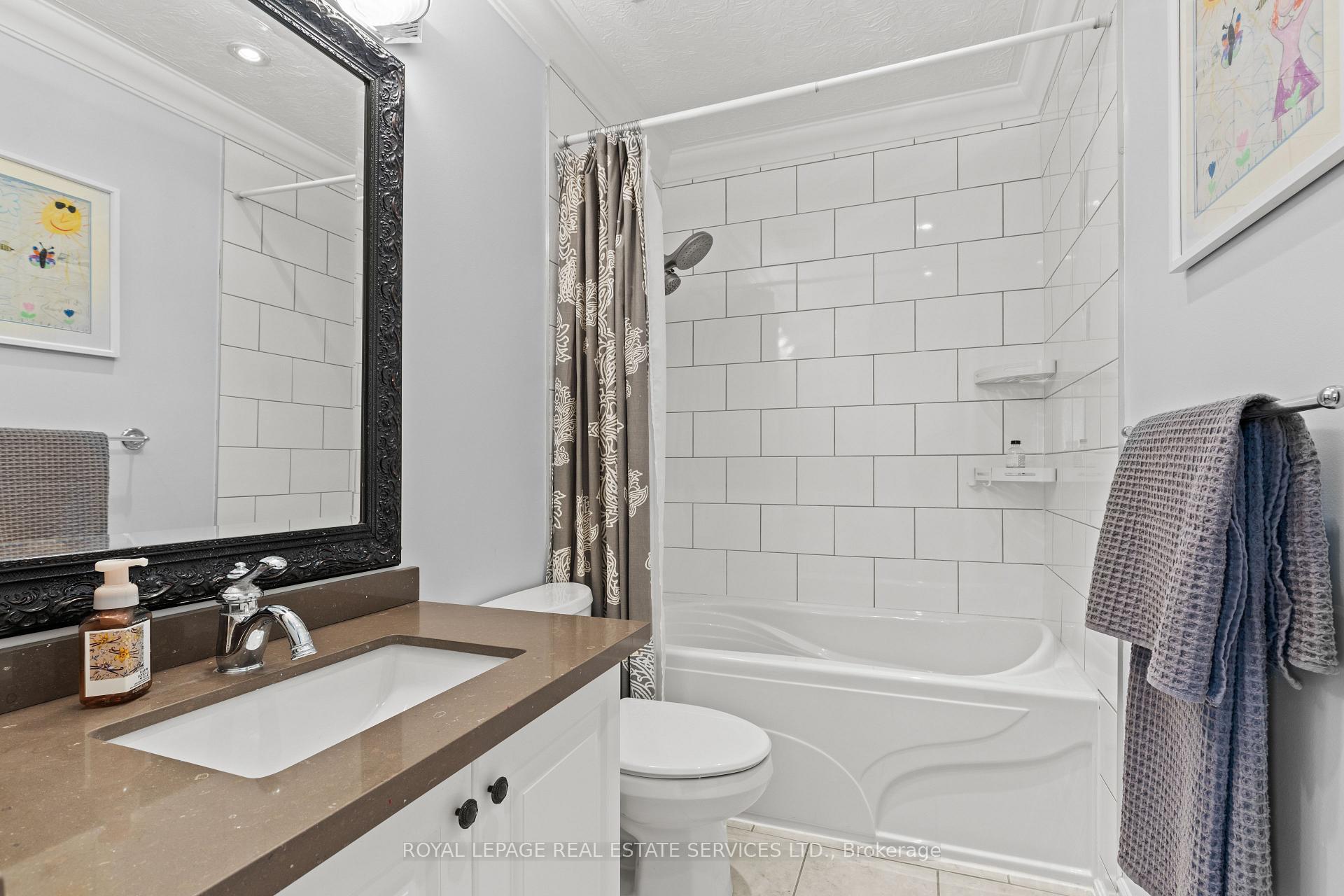 Photo 34 of Unit 5, 2303 Marine Drive, Oakville, Bronte — HOMEH