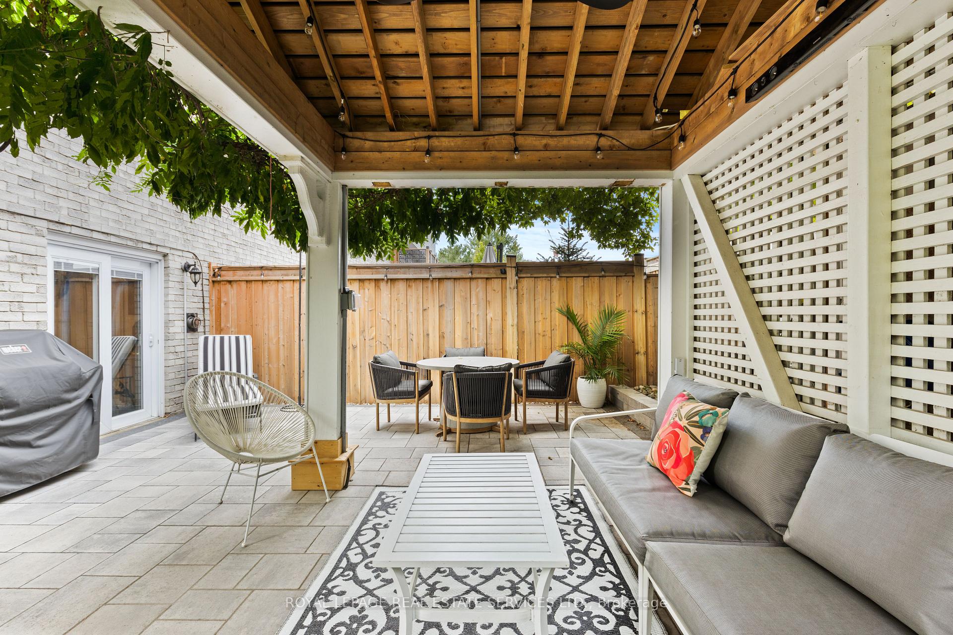 Photo 38 of Unit 5, 2303 Marine Drive, Oakville, Bronte — HOMEH