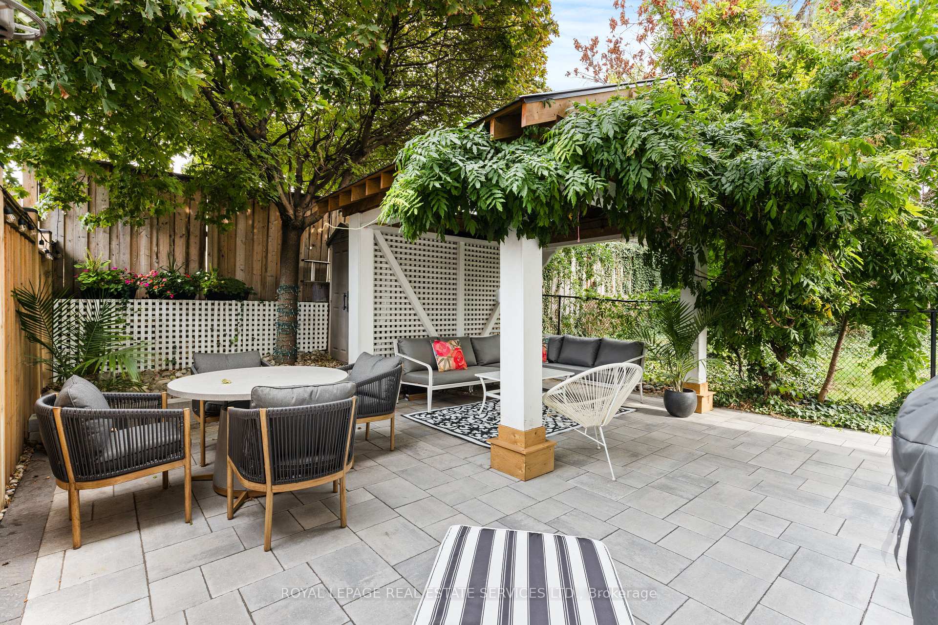 Photo 41 of Unit 5, 2303 Marine Drive, Oakville, Bronte — HOMEH
