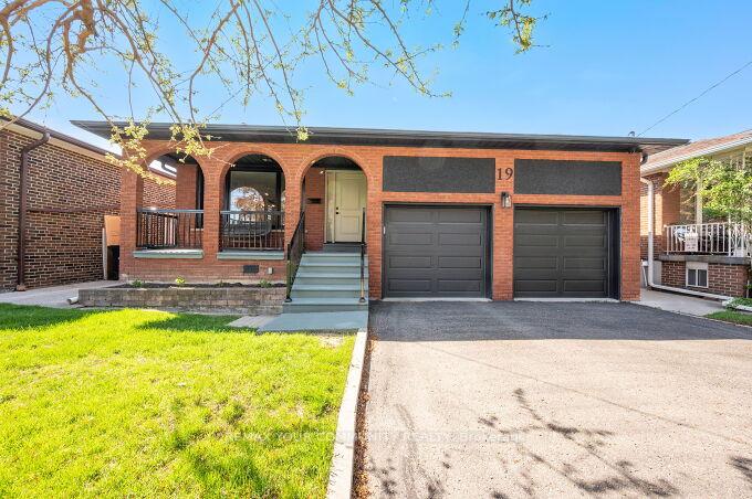 Photo 5 of 19 Hamer Boulevard, Etobicoke, Kingsview Village-The Westway — HOMEH
