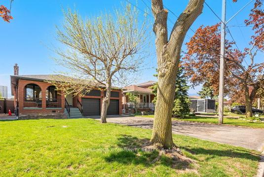 Photo 6 of 19 Hamer Boulevard, Etobicoke, Kingsview Village-The Westway — HOMEH