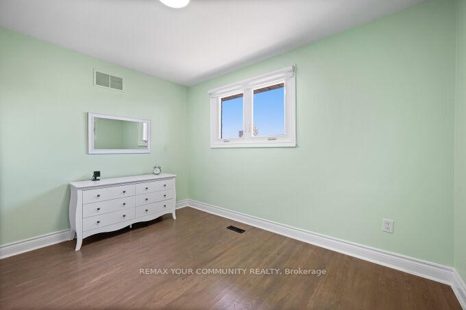 Photo 25 of 19 Hamer Boulevard, Etobicoke, Kingsview Village-The Westway — HOMEH