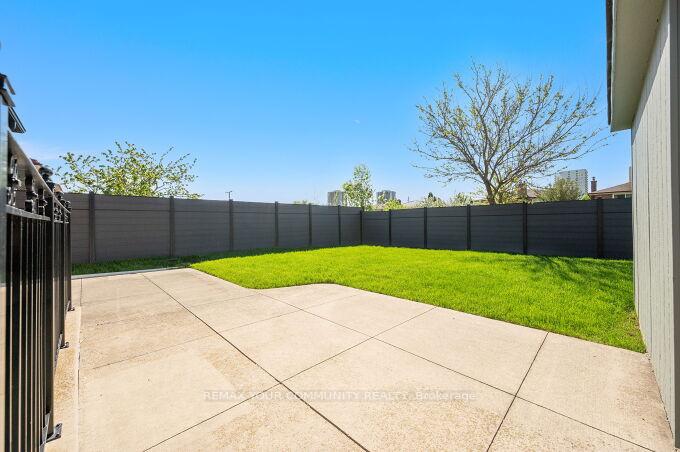Photo 41 of 19 Hamer Boulevard, Etobicoke, Kingsview Village-The Westway — HOMEH