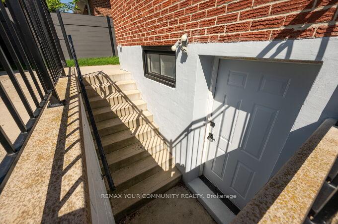 Photo 44 of 19 Hamer Boulevard, Etobicoke, Kingsview Village-The Westway — HOMEH