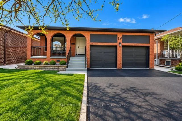 Photo 3 of 19 Hamer Boulevard, Etobicoke, Kingsview Village-The Westway — HOMEH