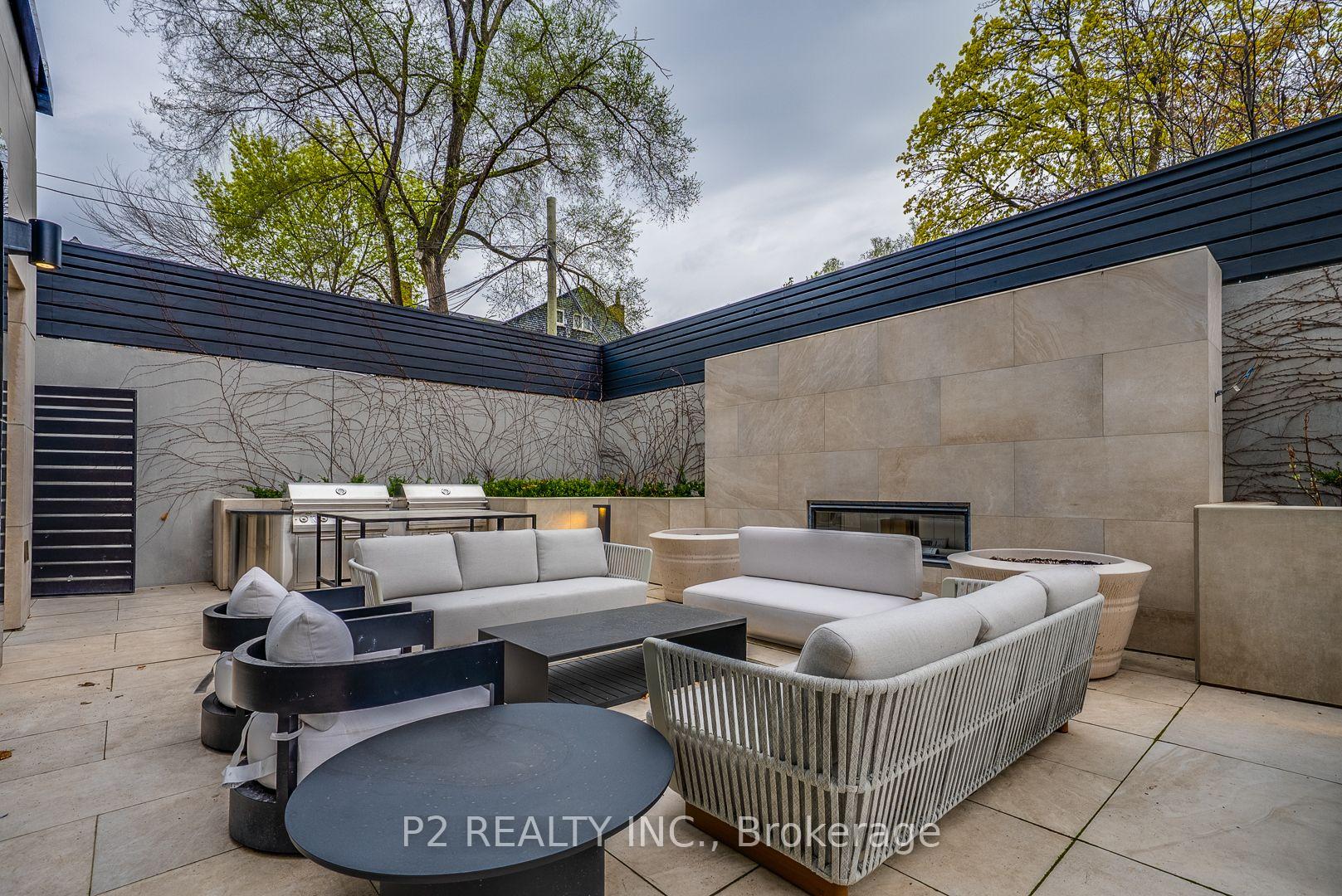 Photo 7 of Unit 301, 2 Forest Hill Road, Toronto, Casa Loma — HOMEH