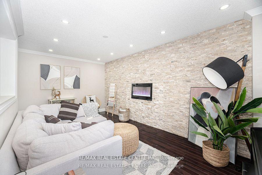 Photo 25 of 8 Duffield Road, Brampton, Fletcher's Meadow — HOMEH
