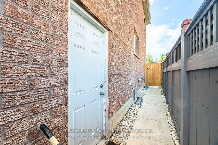 Photo 77 of 8 Duffield Road, Brampton, Fletcher's Meadow — HOMEH