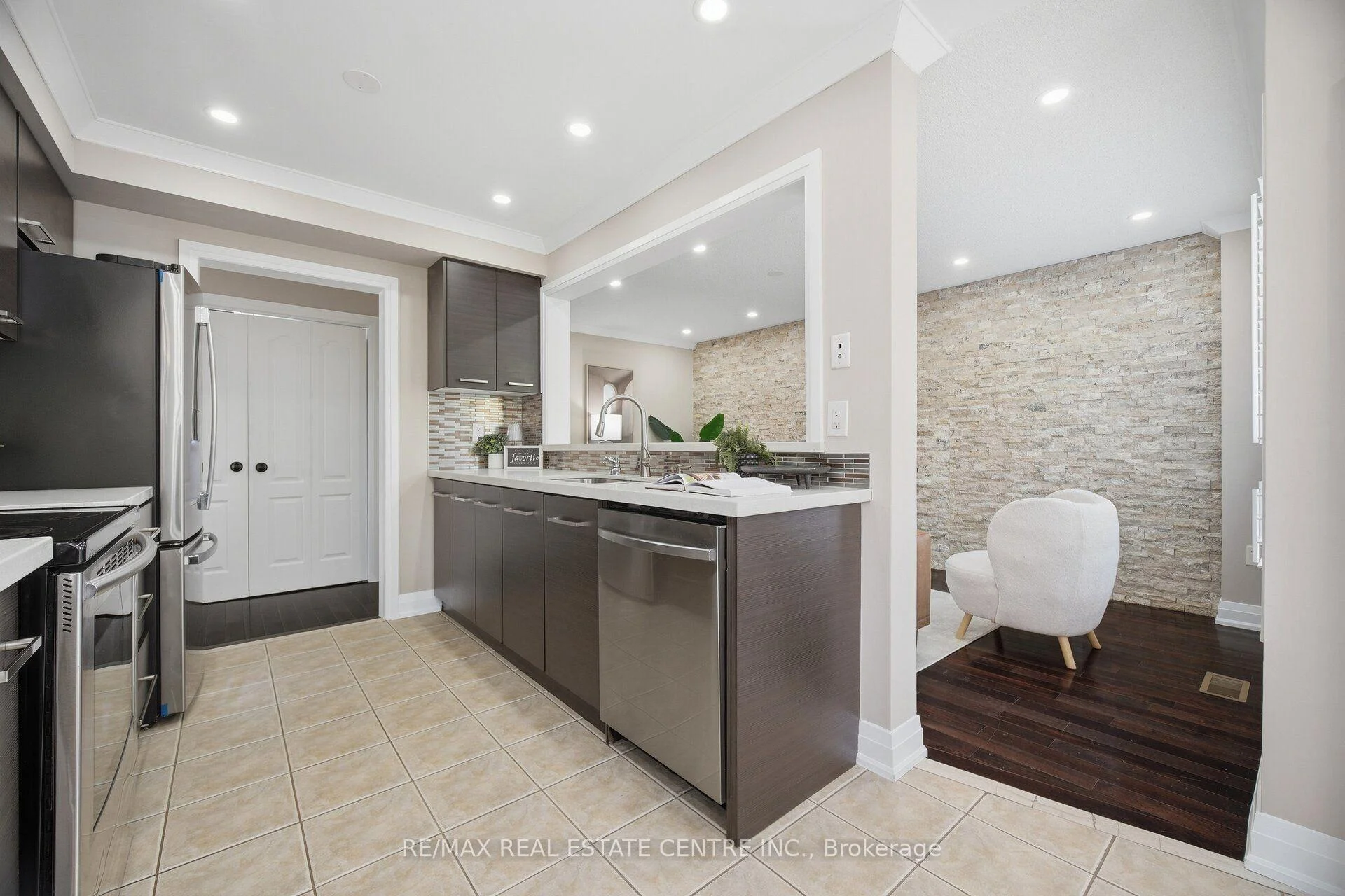 Photo 20 of 8 Duffield Road, Brampton, Fletcher's Meadow — HOMEH