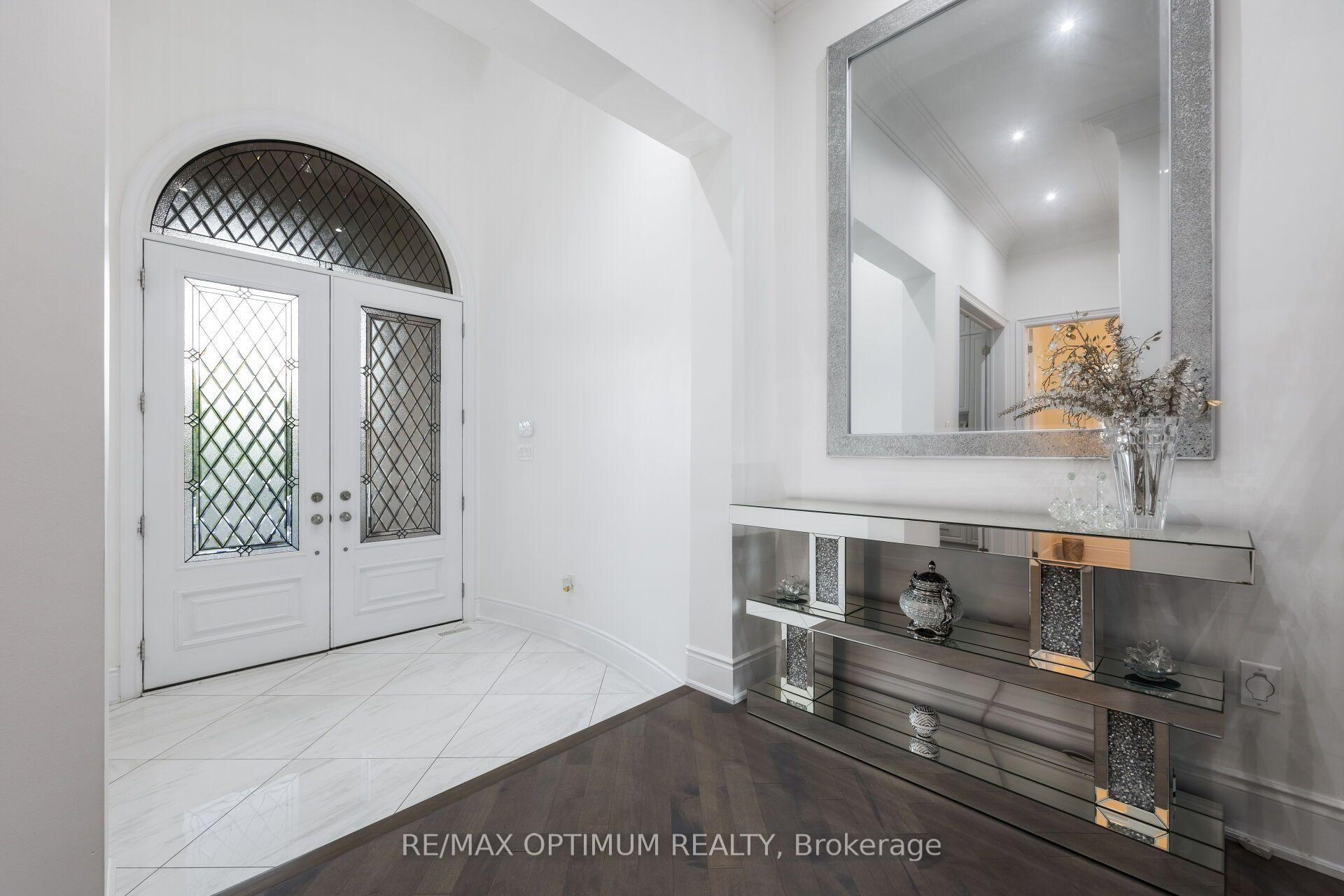 Photo 4 of 37 Elbern Markell Drive, Brampton, Credit Valley — HOMEH