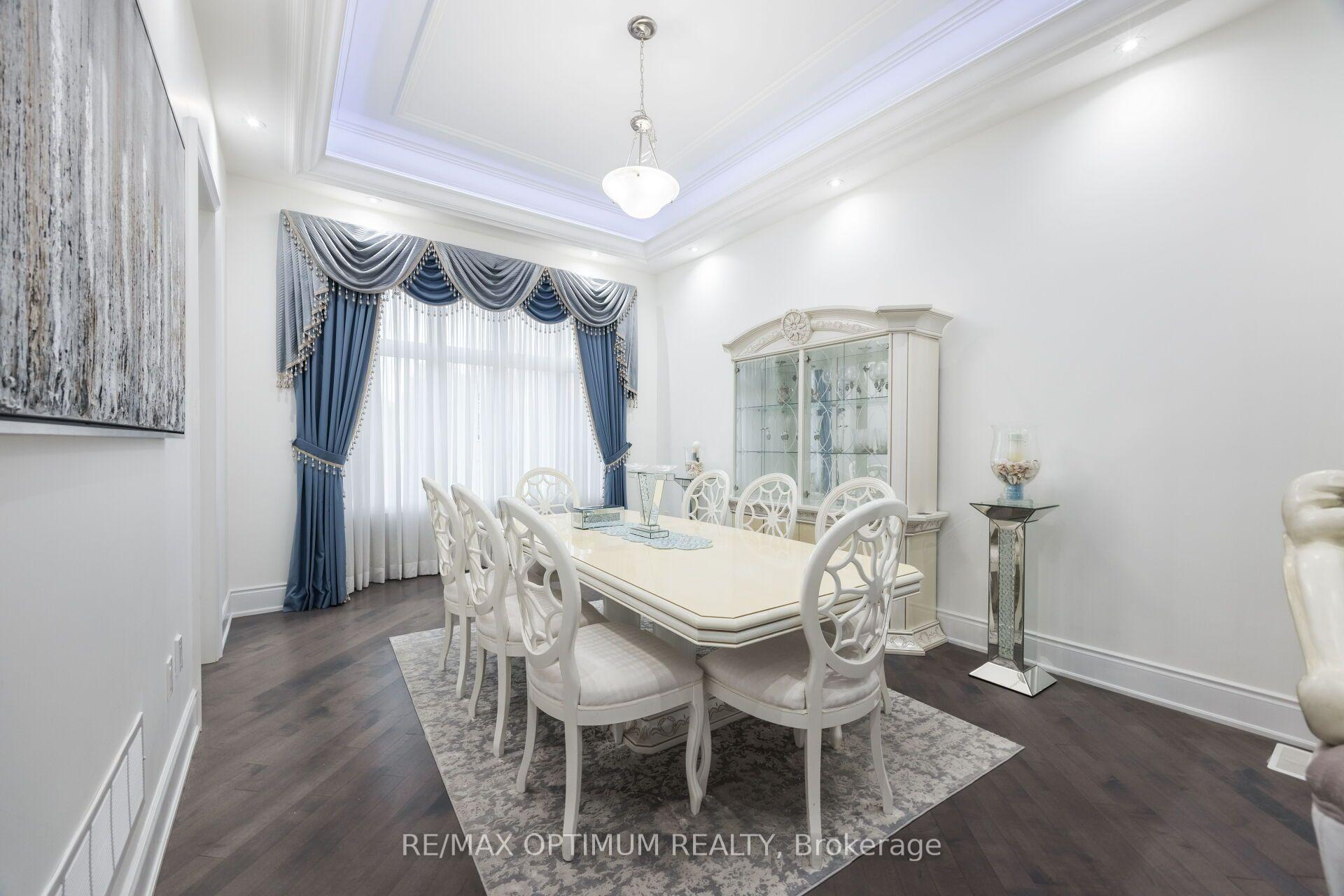 Photo 8 of 37 Elbern Markell Drive, Brampton, Credit Valley — HOMEH