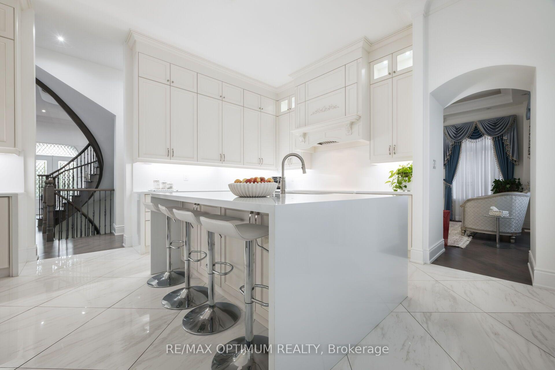 Photo 10 of 37 Elbern Markell Drive, Brampton, Credit Valley — HOMEH