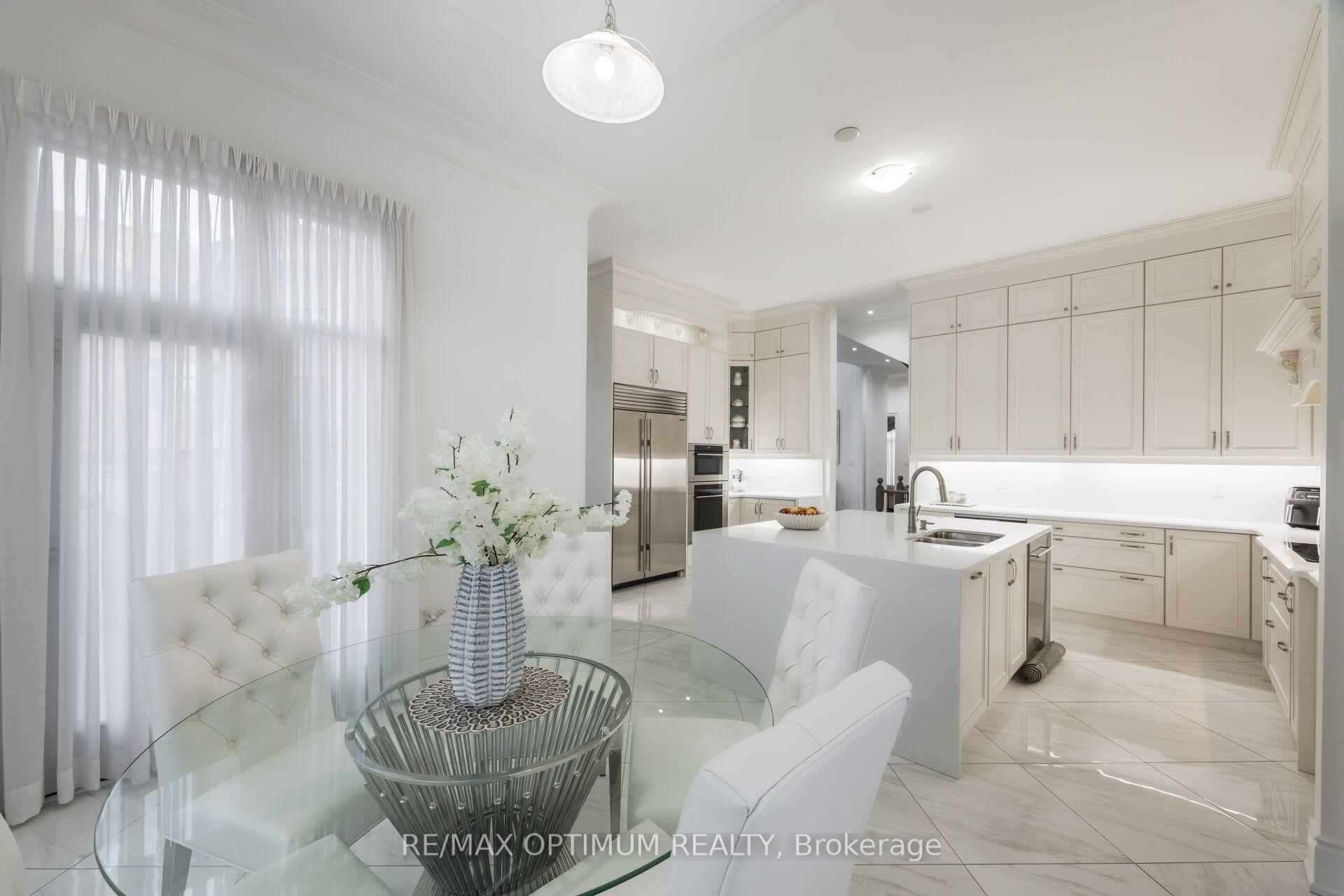 Photo 12 of 37 Elbern Markell Drive, Brampton, Credit Valley — HOMEH