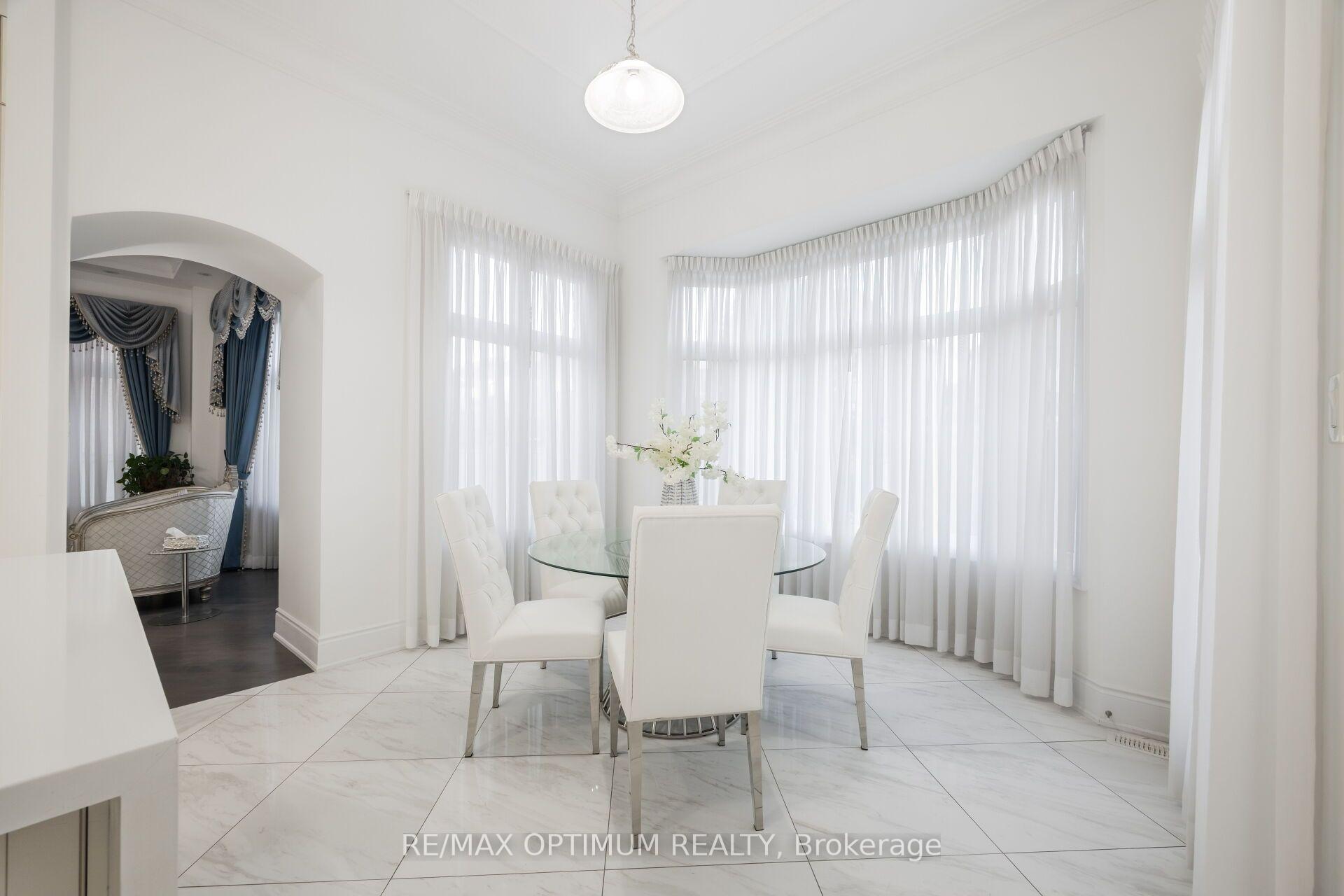 Photo 13 of 37 Elbern Markell Drive, Brampton, Credit Valley — HOMEH