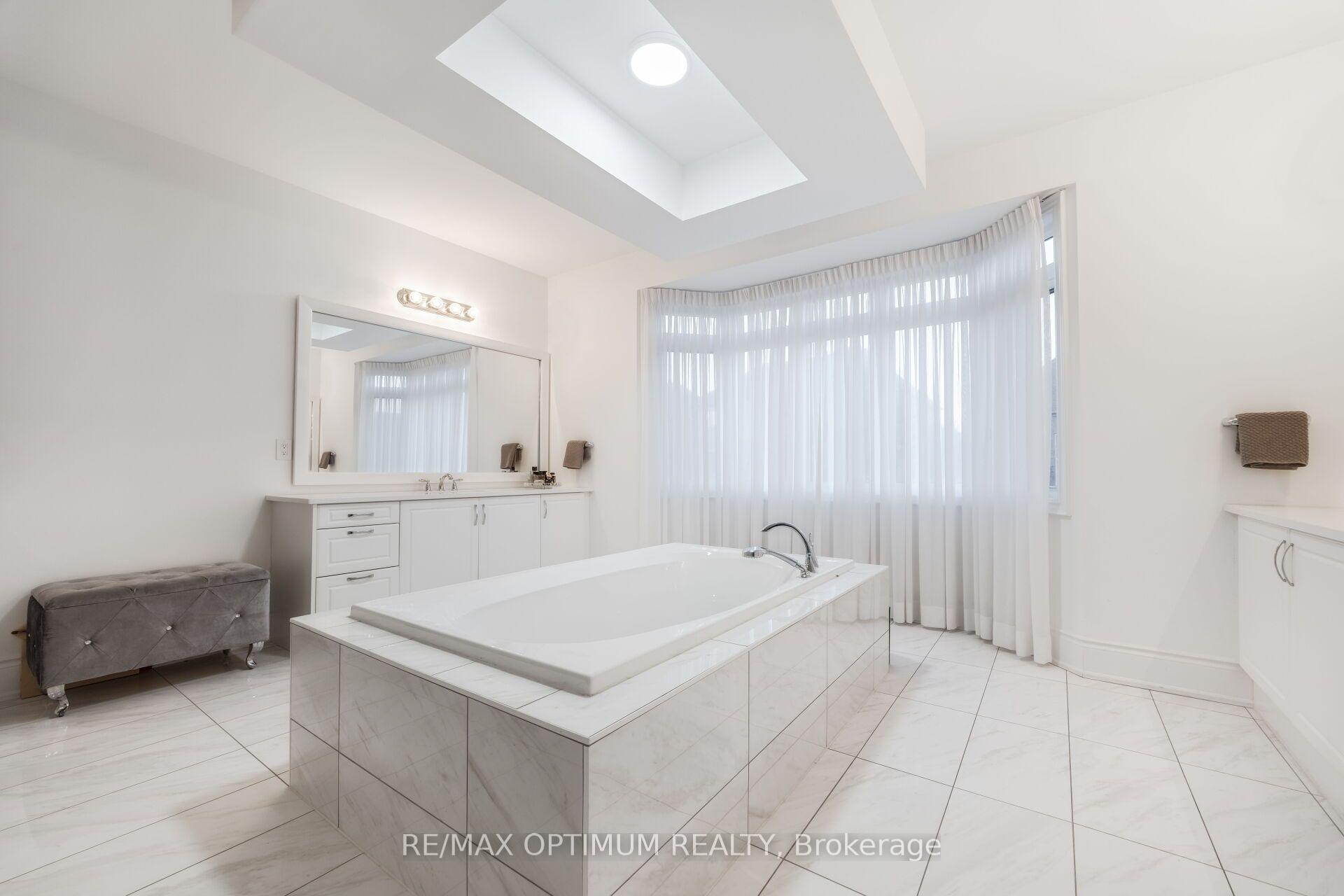 Photo 23 of 37 Elbern Markell Drive, Brampton, Credit Valley — HOMEH
