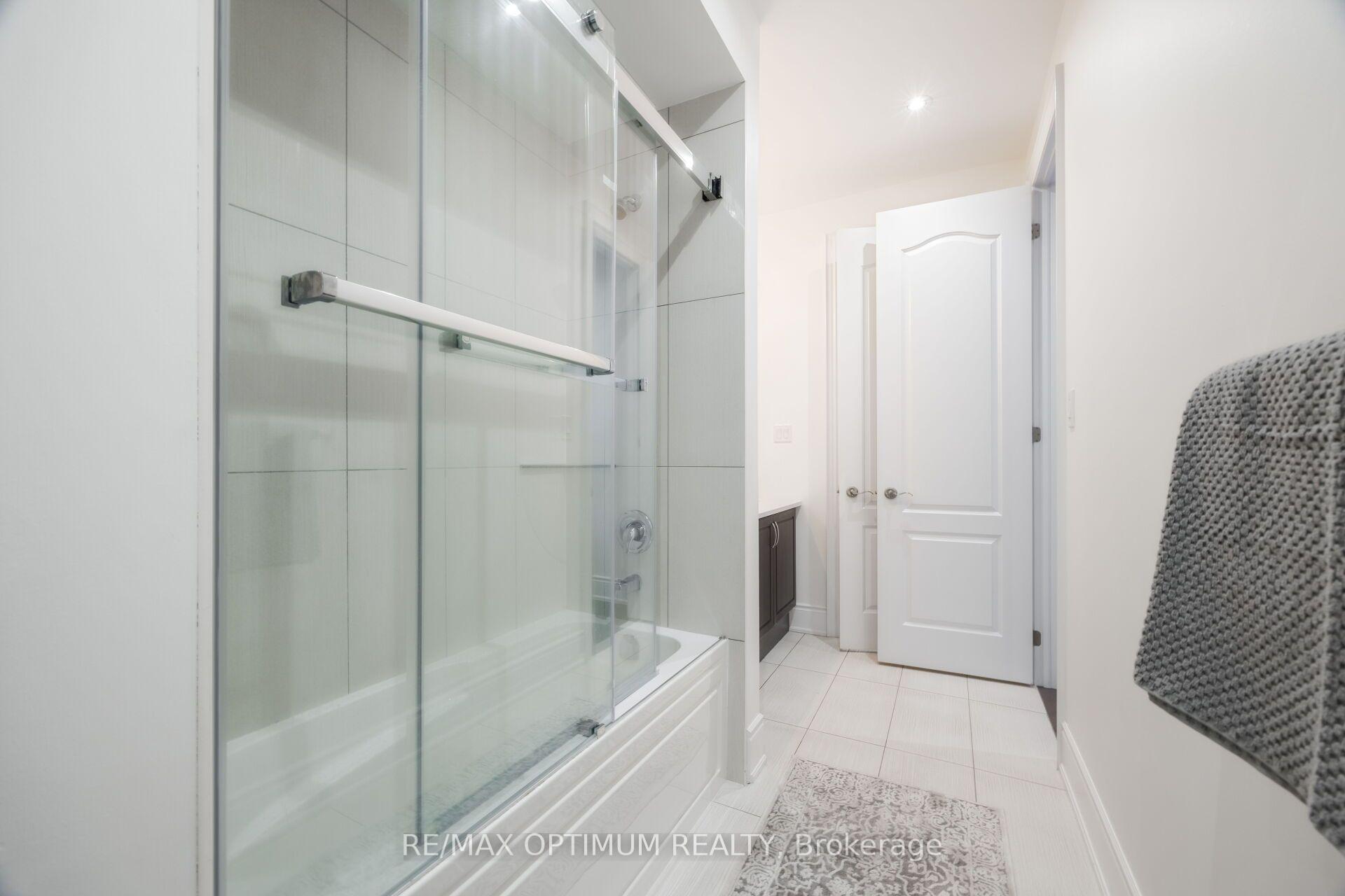 Photo 29 of 37 Elbern Markell Drive, Brampton, Credit Valley — HOMEH
