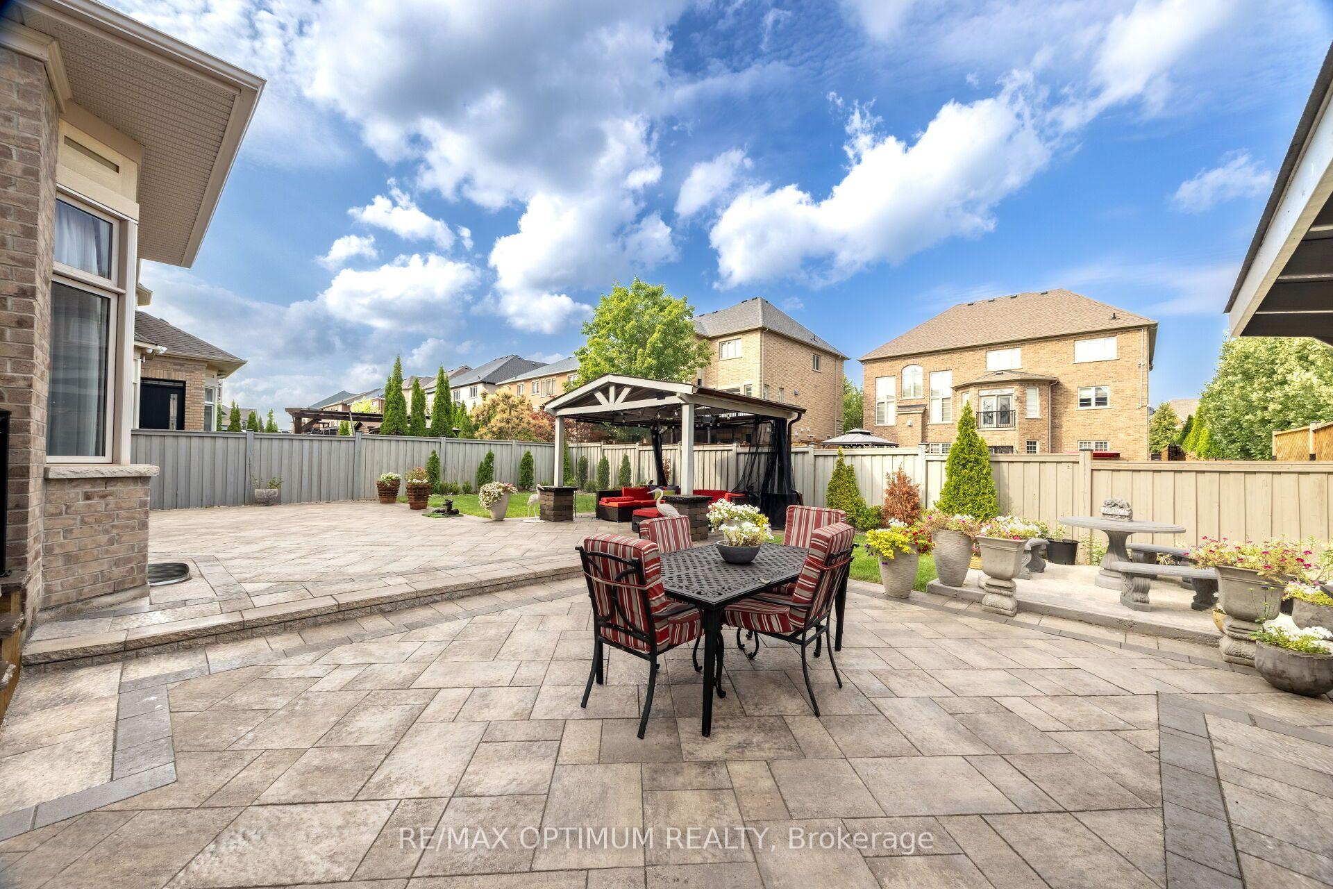 Photo 43 of 37 Elbern Markell Drive, Brampton, Credit Valley — HOMEH