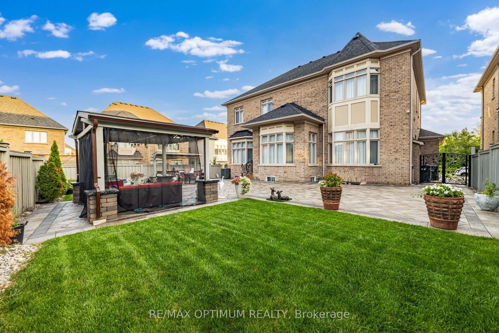 Photo 44 of 37 Elbern Markell Drive, Brampton, Credit Valley — HOMEH