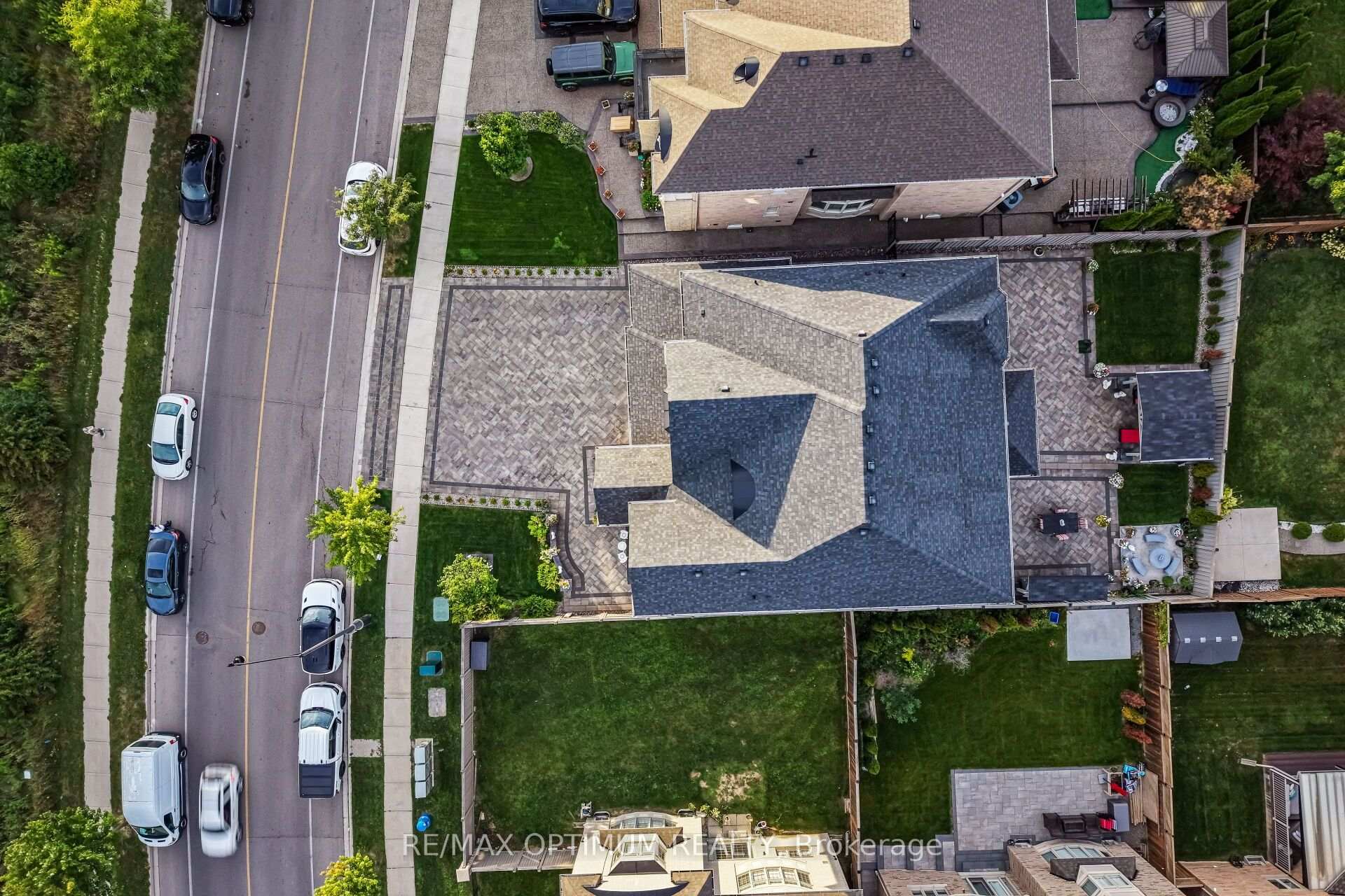 Photo 48 of 37 Elbern Markell Drive, Brampton, Credit Valley — HOMEH