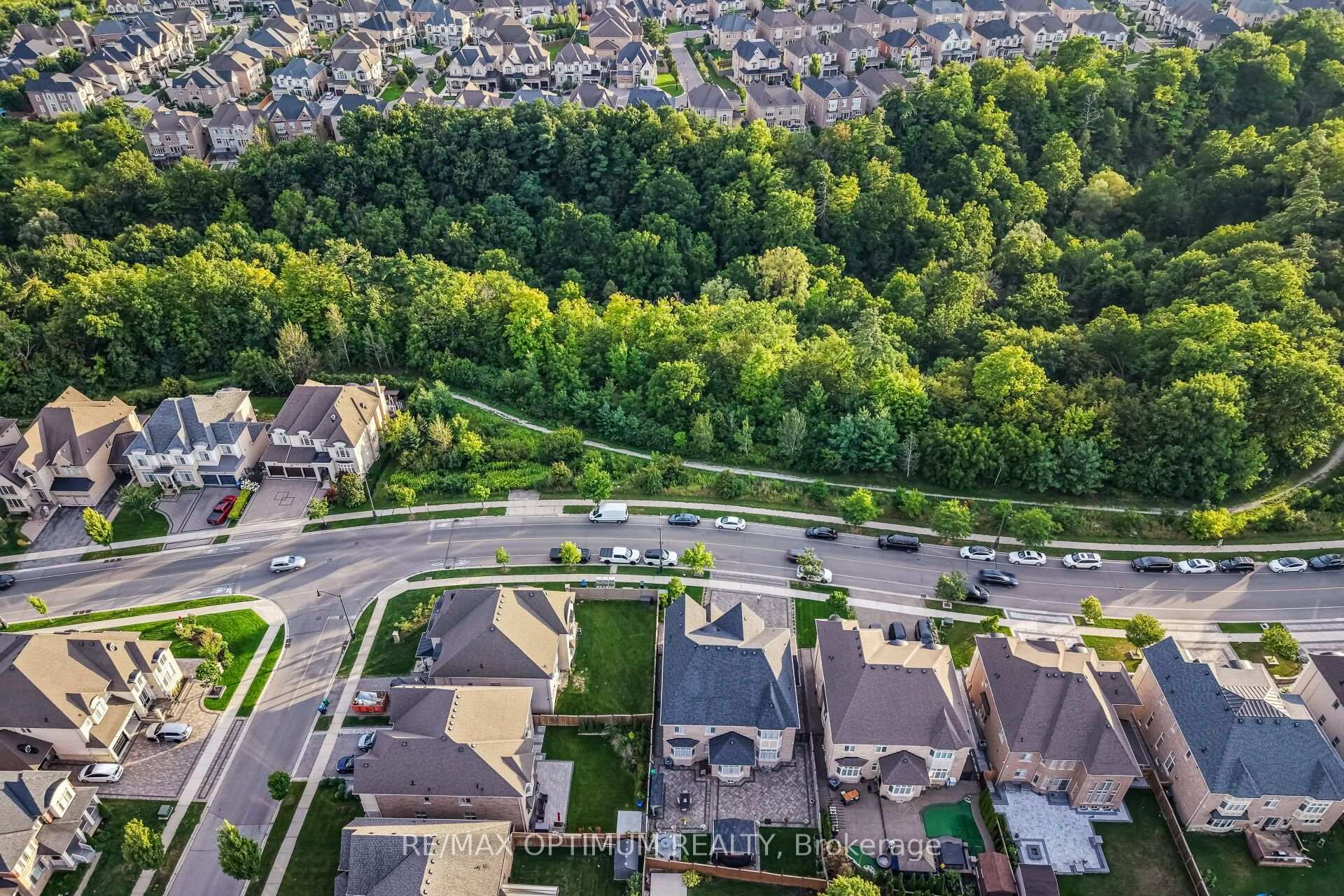 Photo 49 of 37 Elbern Markell Drive, Brampton, Credit Valley — HOMEH