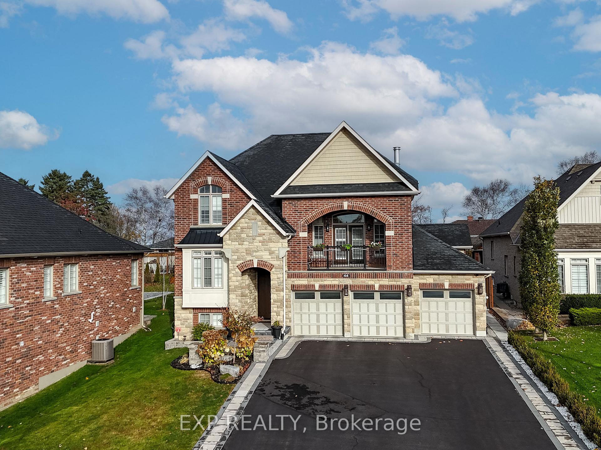 Photo 4 of 44 Philson Court, Innisfil, Cookstown — HOMEH