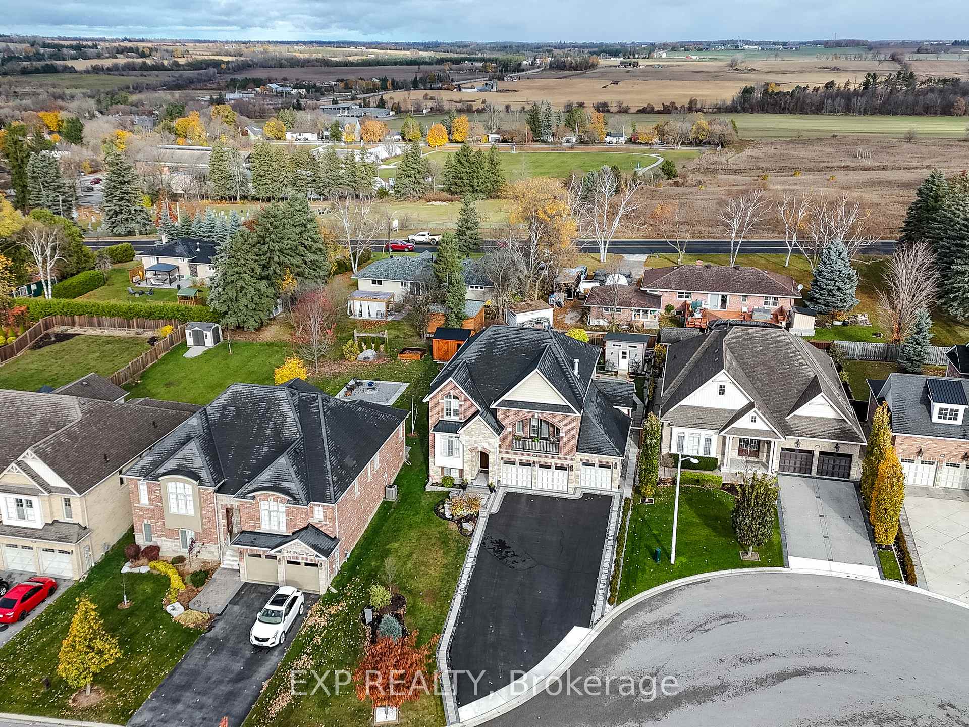 Photo 6 of 44 Philson Court, Innisfil, Cookstown — HOMEH