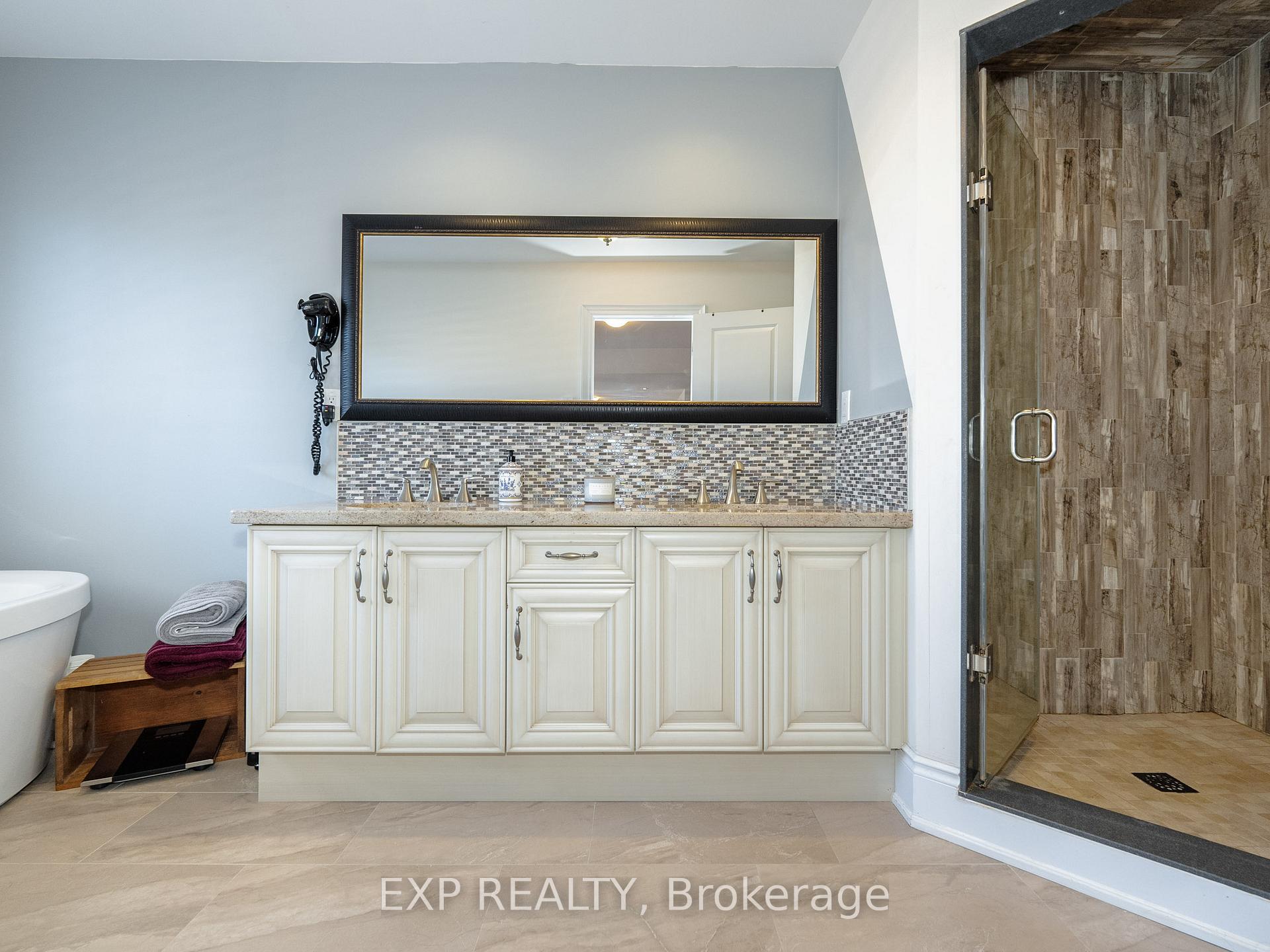 Photo 30 of 44 Philson Court, Innisfil, Cookstown — HOMEH