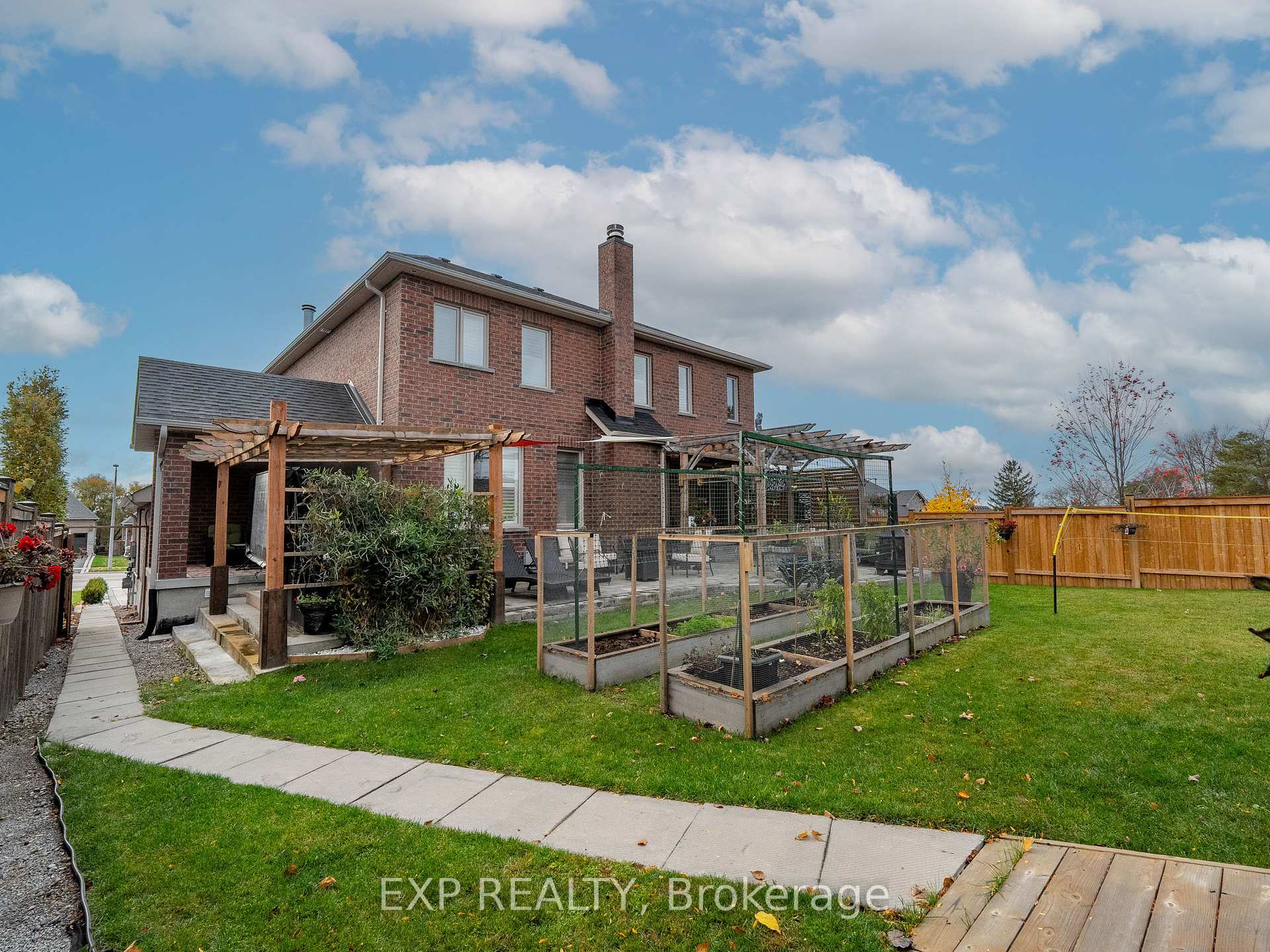 Photo 43 of 44 Philson Court, Innisfil, Cookstown — HOMEH