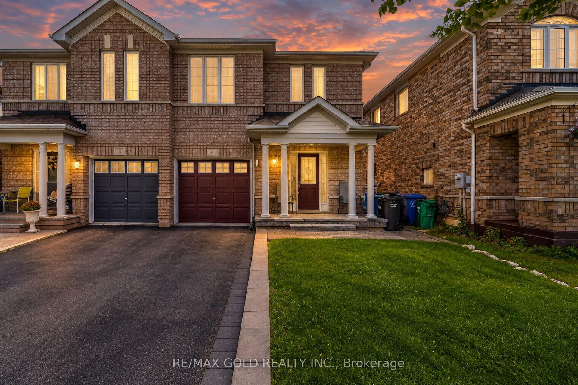 Photo 2 of 6 Mistdale Crescent, Brampton, Fletcher's Meadow — HOMEH
