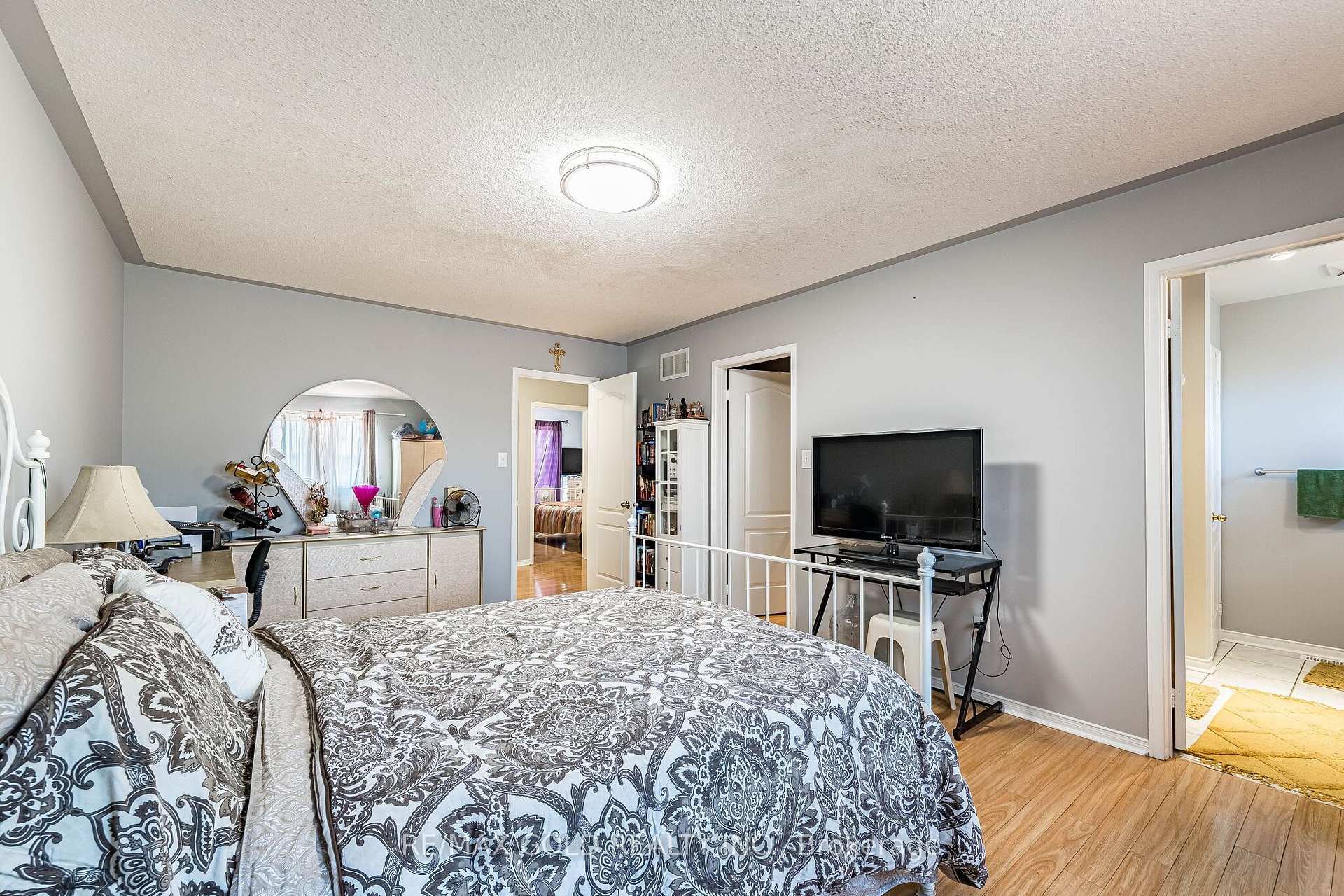 Photo 17 of 6 Mistdale Crescent, Brampton, Fletcher's Meadow — HOMEH
