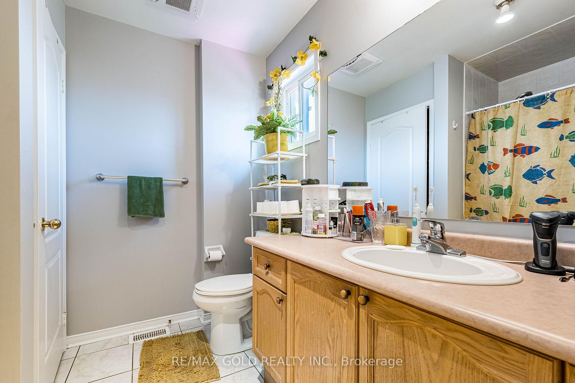 Photo 18 of 6 Mistdale Crescent, Brampton, Fletcher's Meadow — HOMEH
