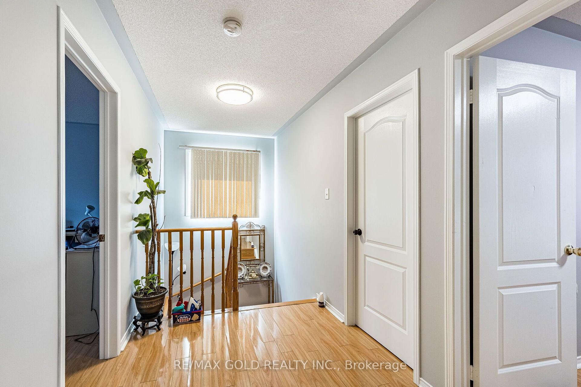Photo 22 of 6 Mistdale Crescent, Brampton, Fletcher's Meadow — HOMEH