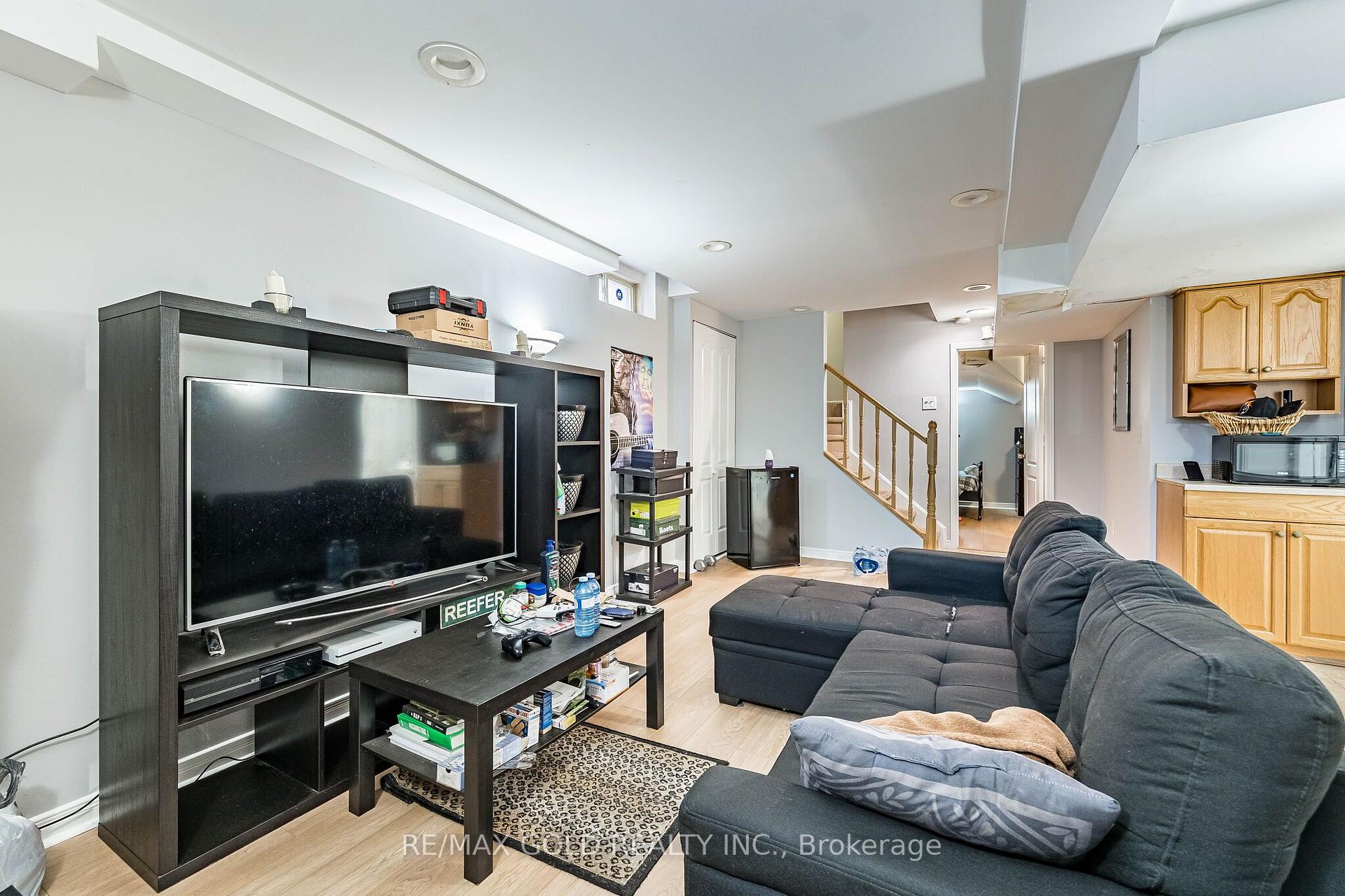 Photo 25 of 6 Mistdale Crescent, Brampton, Fletcher's Meadow — HOMEH