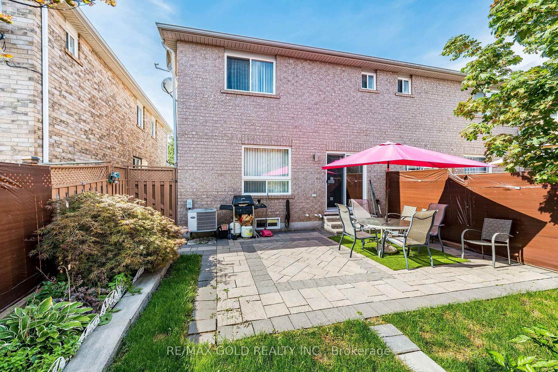 Photo 30 of 6 Mistdale Crescent, Brampton, Fletcher's Meadow — HOMEH