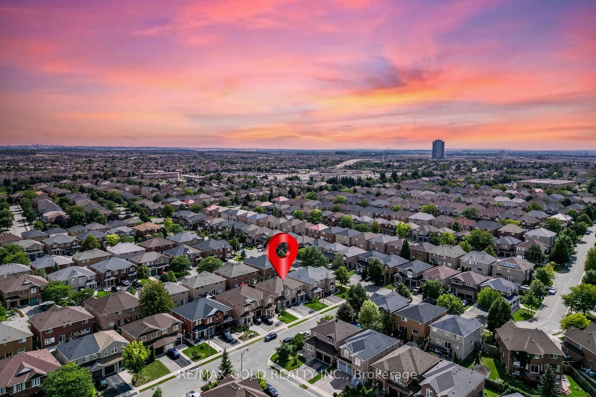 Photo 32 of 6 Mistdale Crescent, Brampton, Fletcher's Meadow — HOMEH
