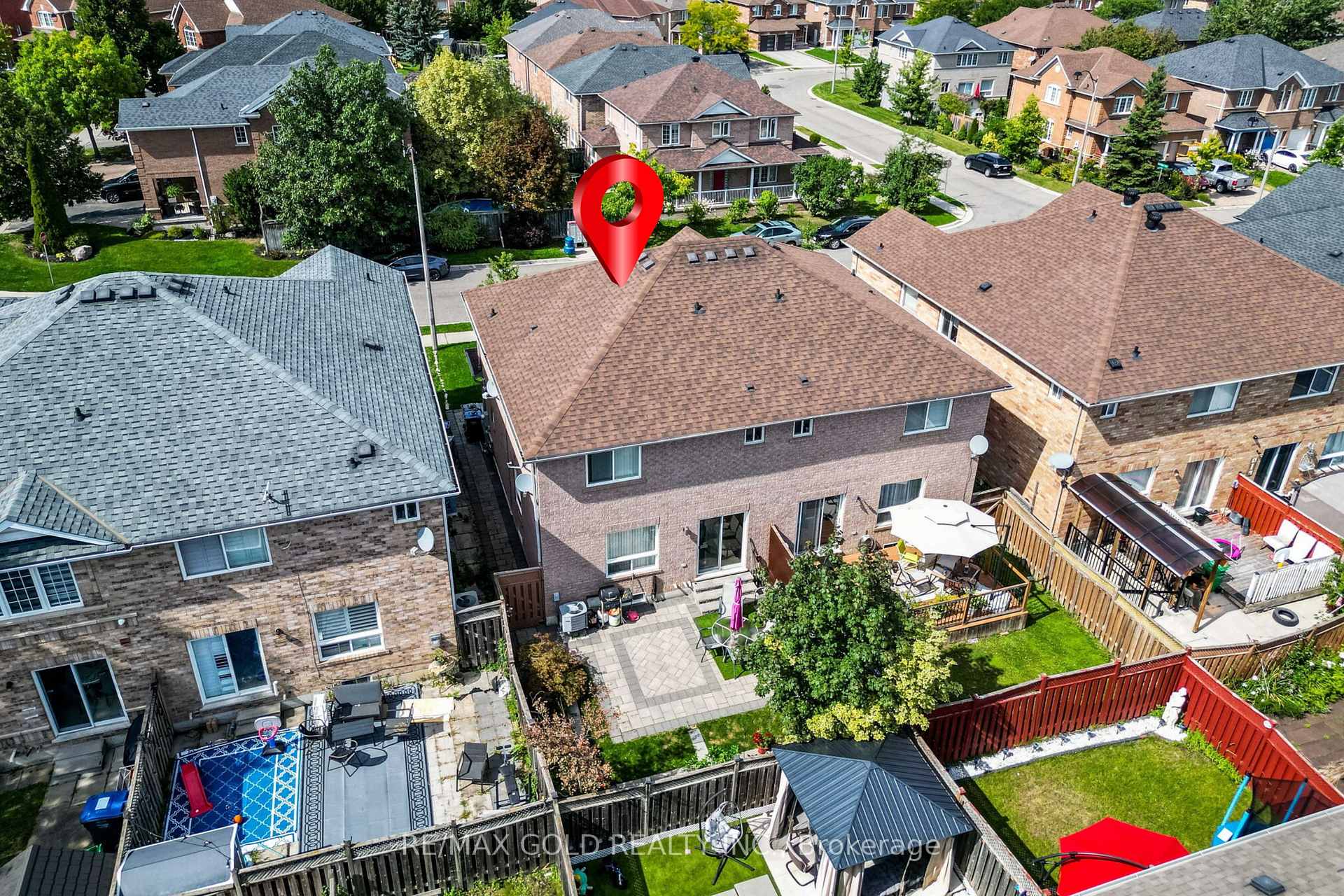 Photo 33 of 6 Mistdale Crescent, Brampton, Fletcher's Meadow — HOMEH
