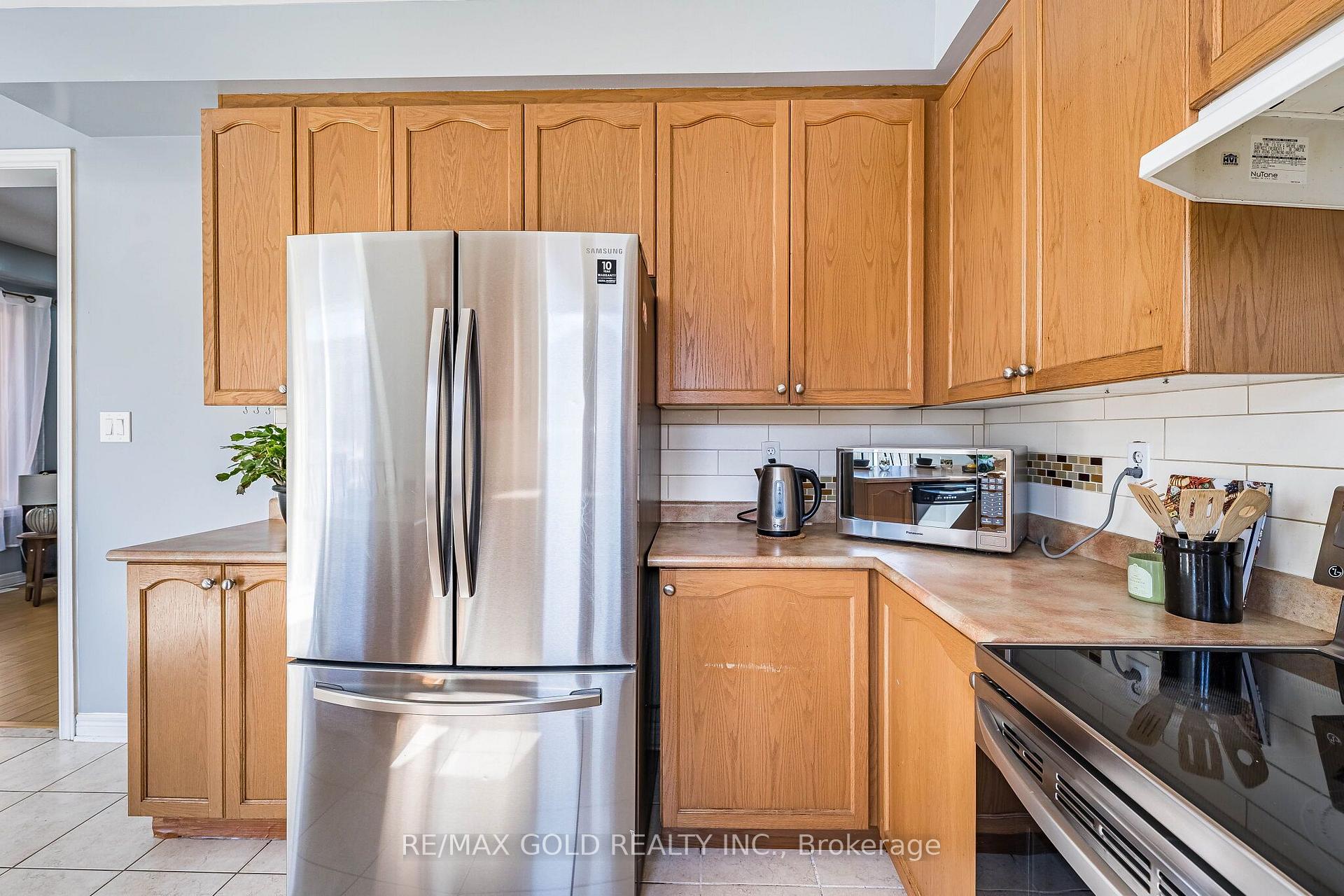 Photo 12 of 20 Amaranth Crescent, Brampton, Northwest Sandalwood Parkway — HOMEH