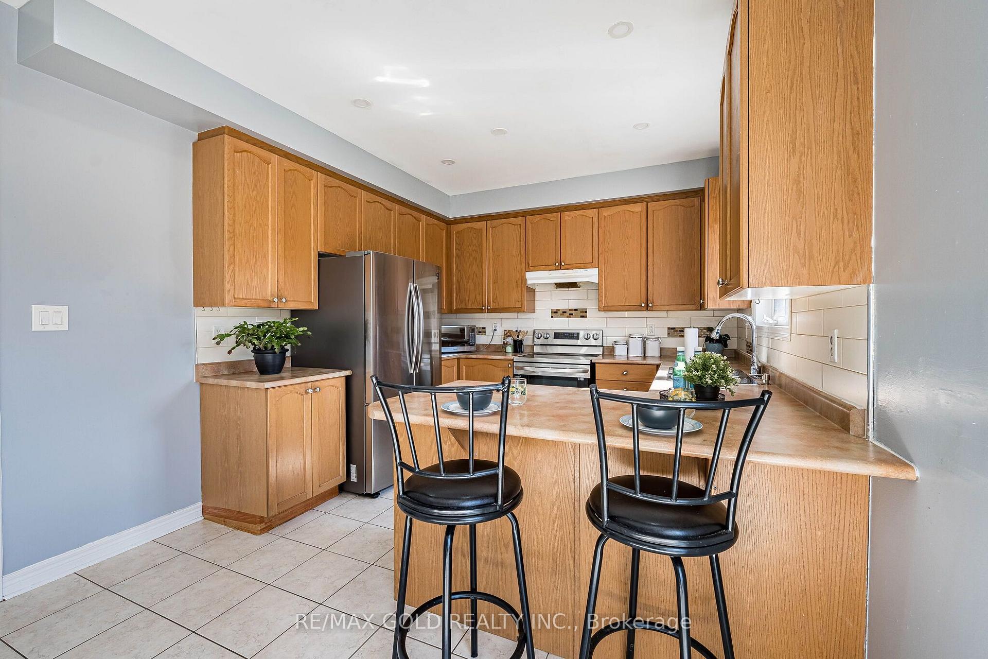 Photo 13 of 20 Amaranth Crescent, Brampton, Northwest Sandalwood Parkway — HOMEH