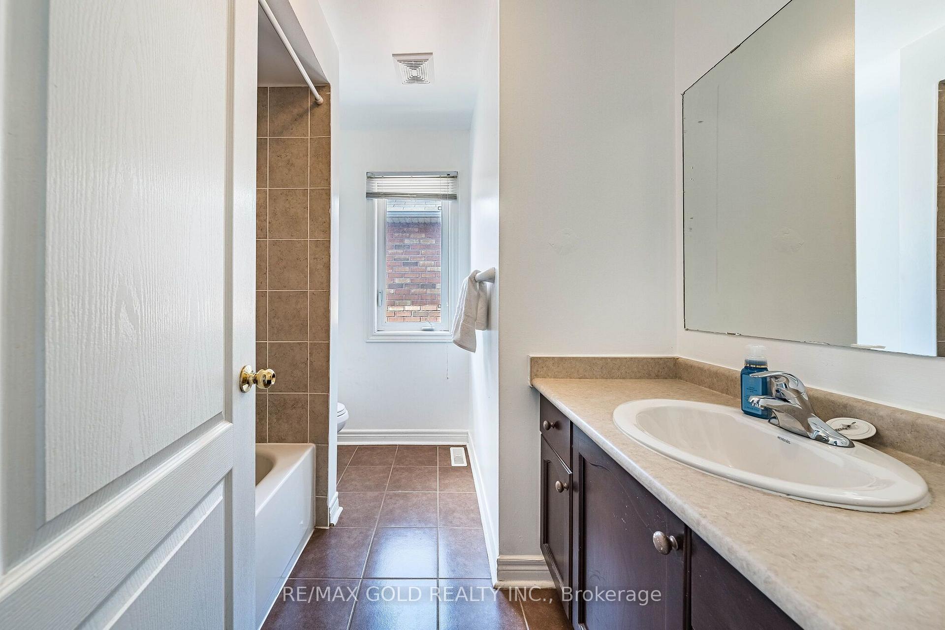 Photo 24 of 20 Amaranth Crescent, Brampton, Northwest Sandalwood Parkway — HOMEH