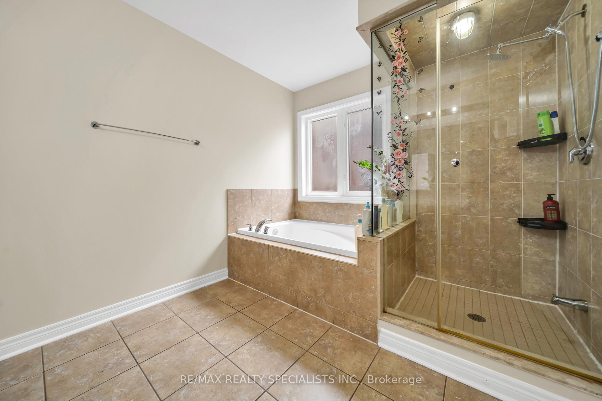 Photo 14 of 48 Game Creek Crescent, Brampton, Northwest Sandalwood Parkway — HOMEH