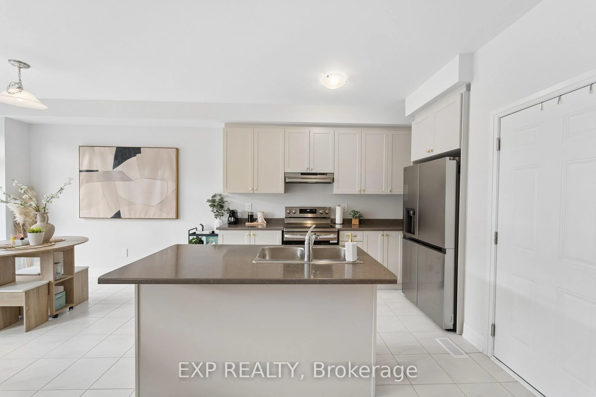 Photo 13 of 73 Butler Boulevard, Kawartha Lakes, Lindsay — HOMEH