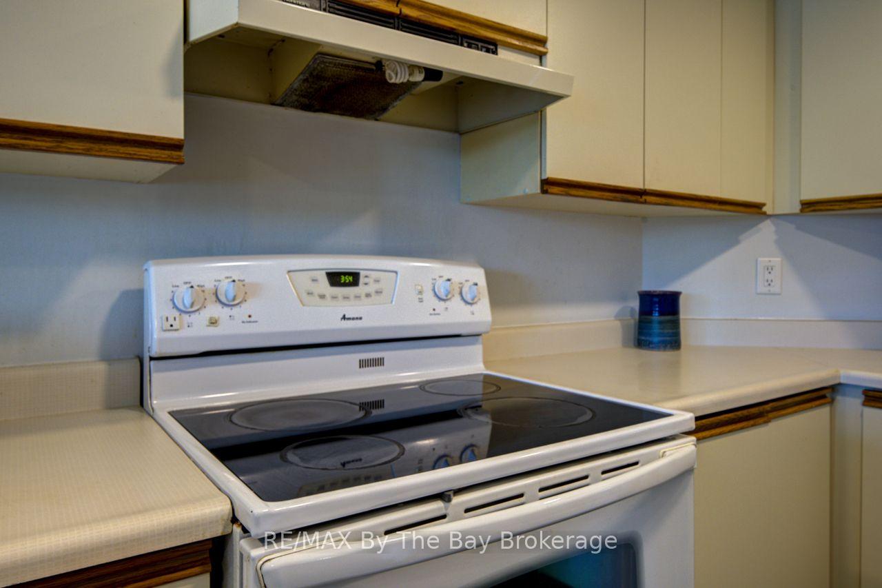 Photo 13 of Unit 502, 24 Ramblings Way, Collingwood — HOMEH