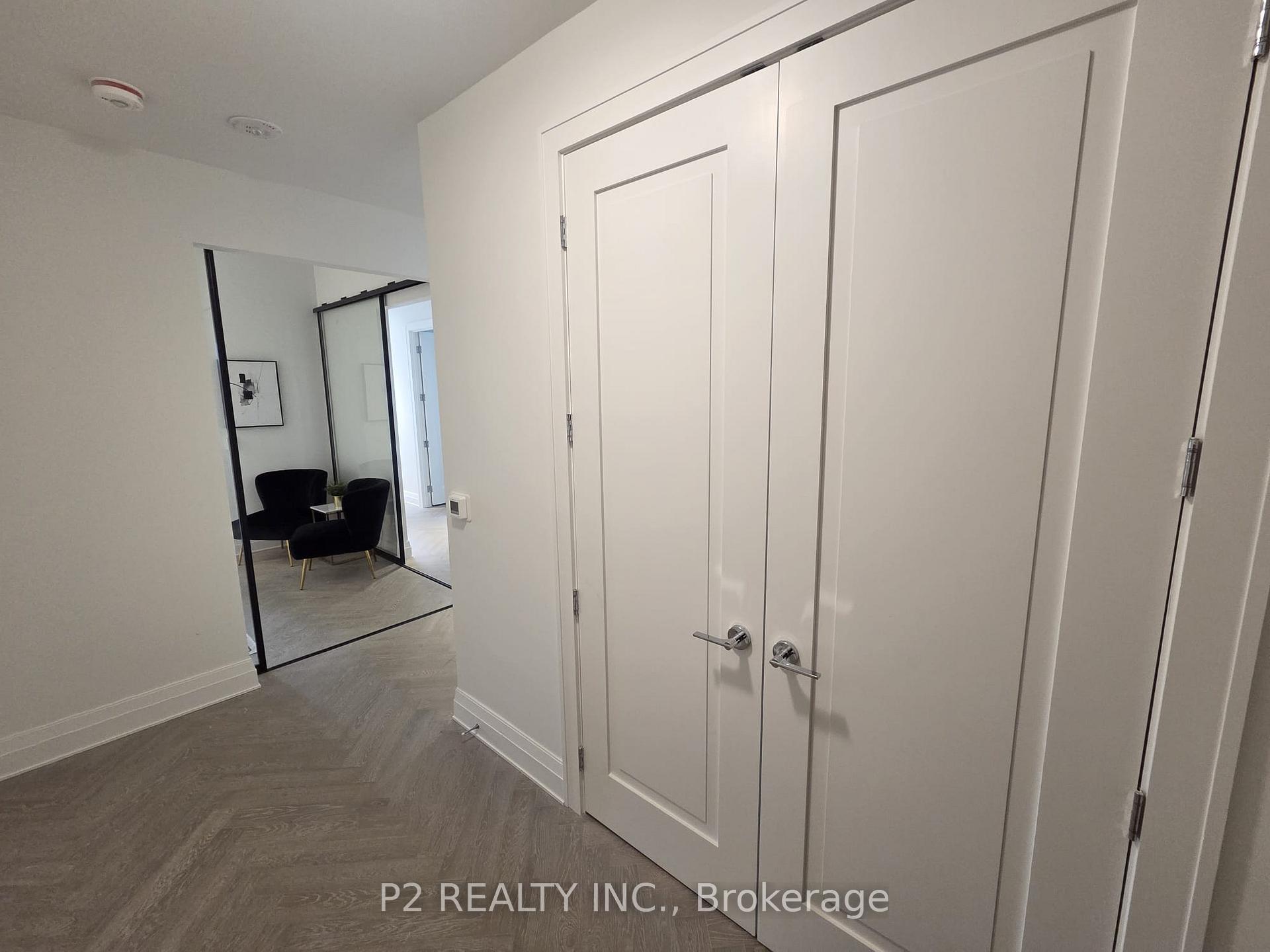 Photo 4 of Unit 411, 2 Forest Hill Road, Toronto, Casa Loma — HOMEH