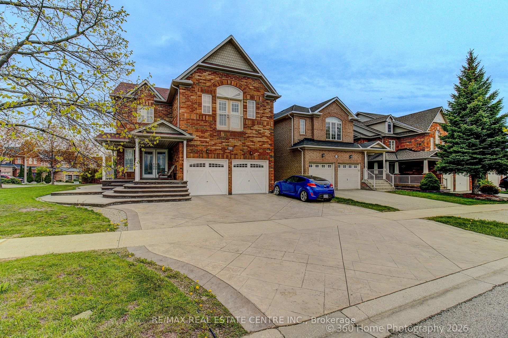 Photo 2 of 806 White Clover Way, Mississauga, East Credit — HOMEH