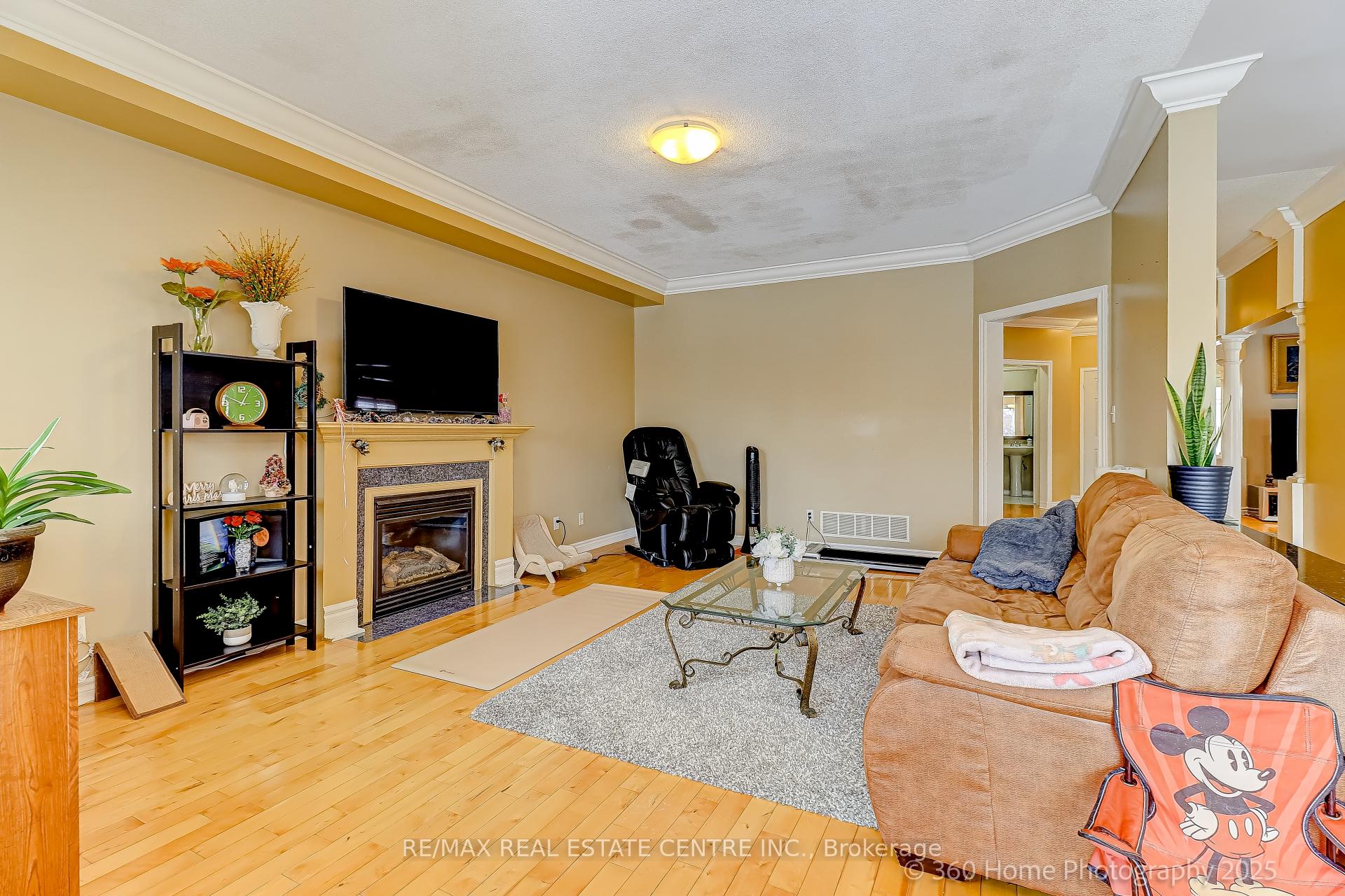 Photo 12 of 806 White Clover Way, Mississauga, East Credit — HOMEH