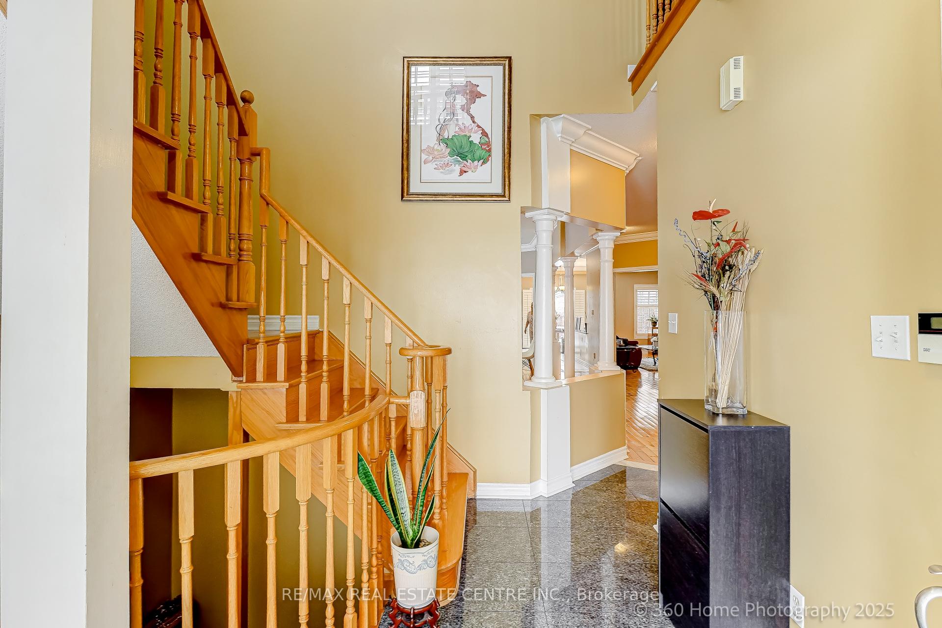 Photo 14 of 806 White Clover Way, Mississauga, East Credit — HOMEH