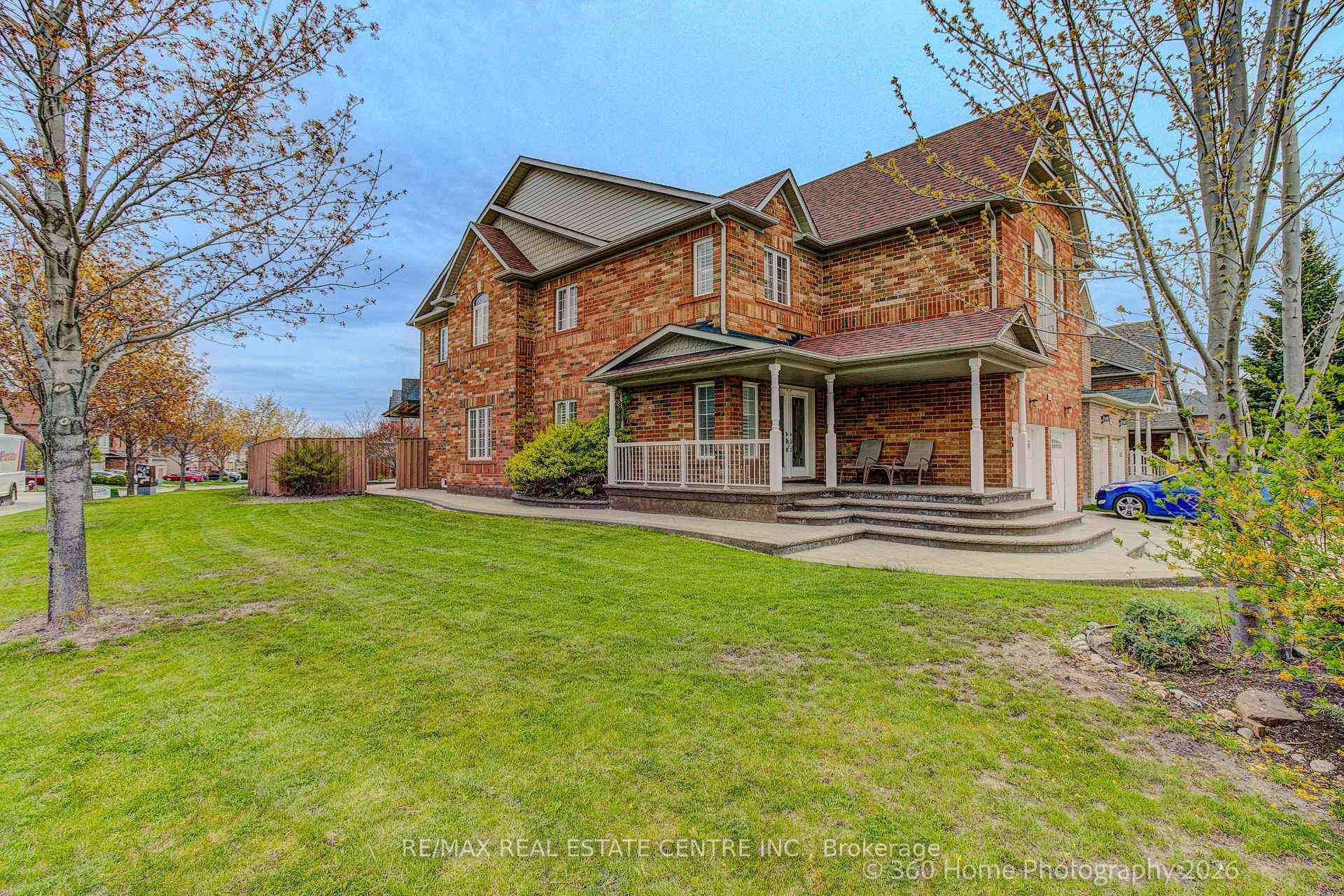 Photo 23 of 806 White Clover Way, Mississauga, East Credit — HOMEH