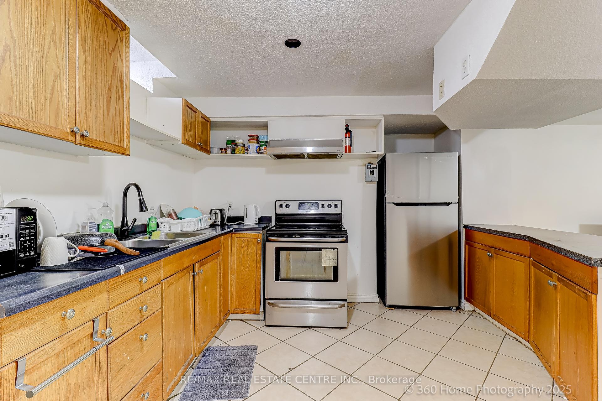 Photo 27 of 806 White Clover Way, Mississauga, East Credit — HOMEH